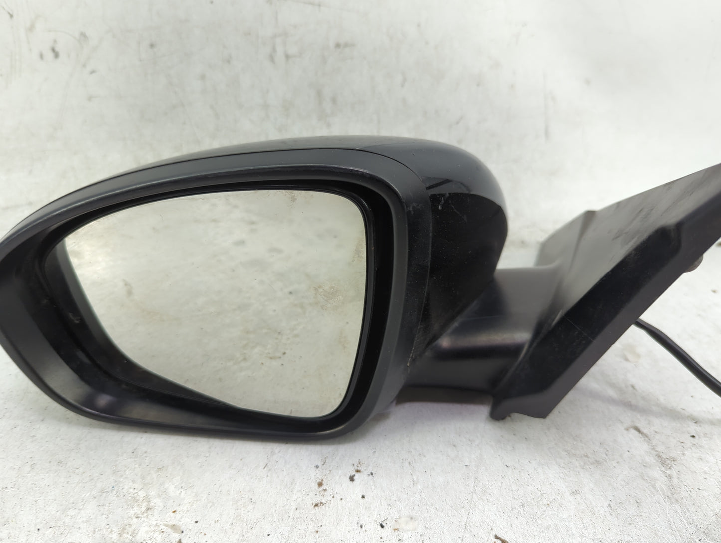 2019-2022 Nissan Altima Driver Side View Mirror - Left Door Mirror OEM Used - Oemusedautoparts1.com