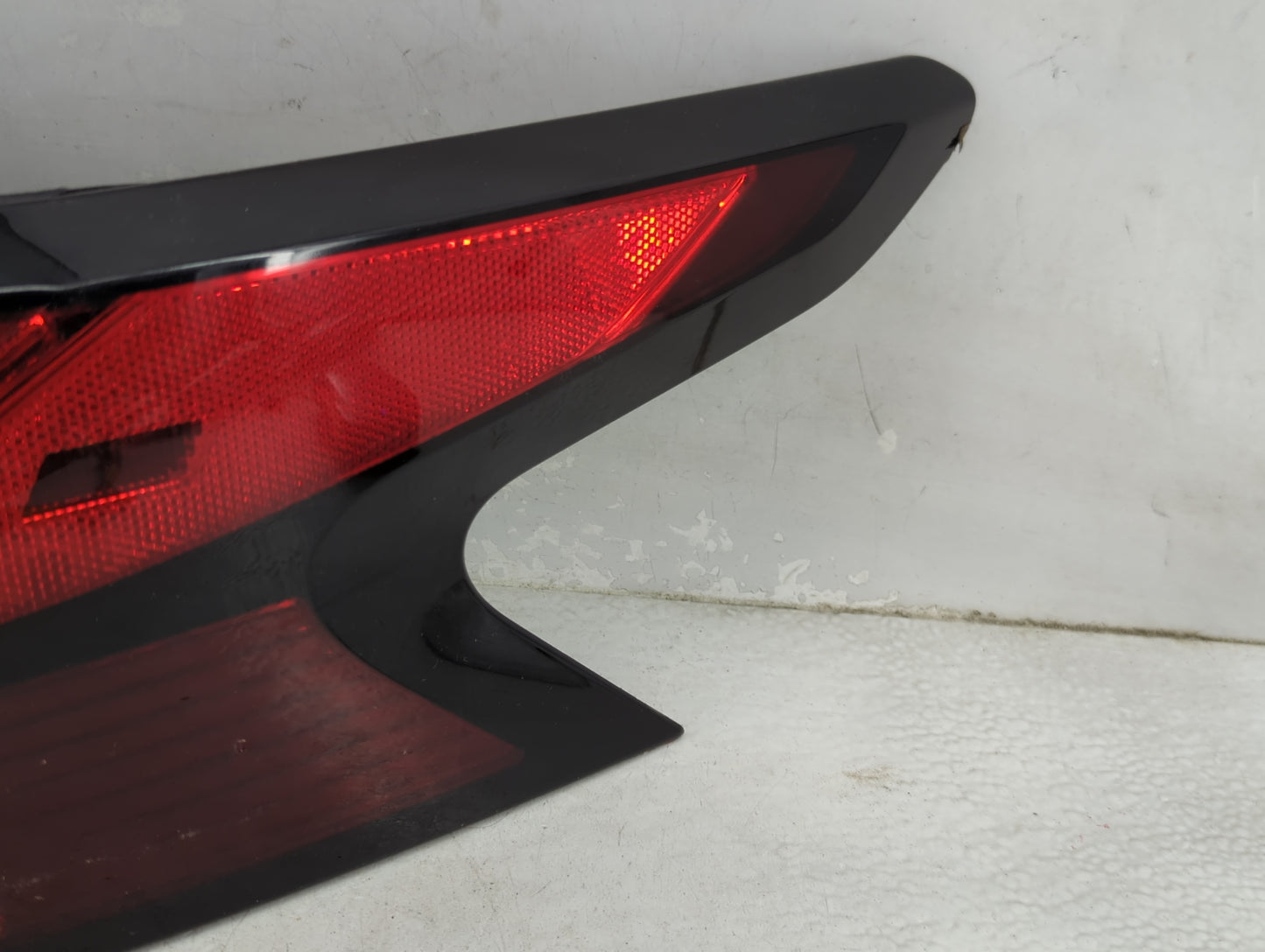 2019-2022 Nissan Altima Tail Light Assembly Passenger Right OEM P/N:THK306 Fits Fits 2019 2020 2021 2022 OEM Used Auto Parts