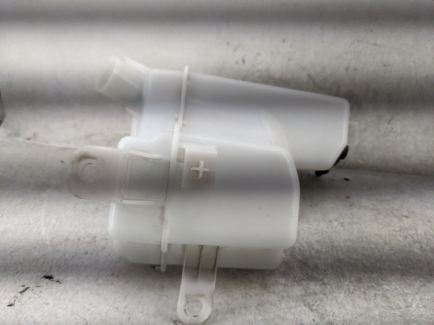 2020 Nissan Altima Windshield Washer Fluid Reservoir Bottle Oem - Oemusedautoparts1.com