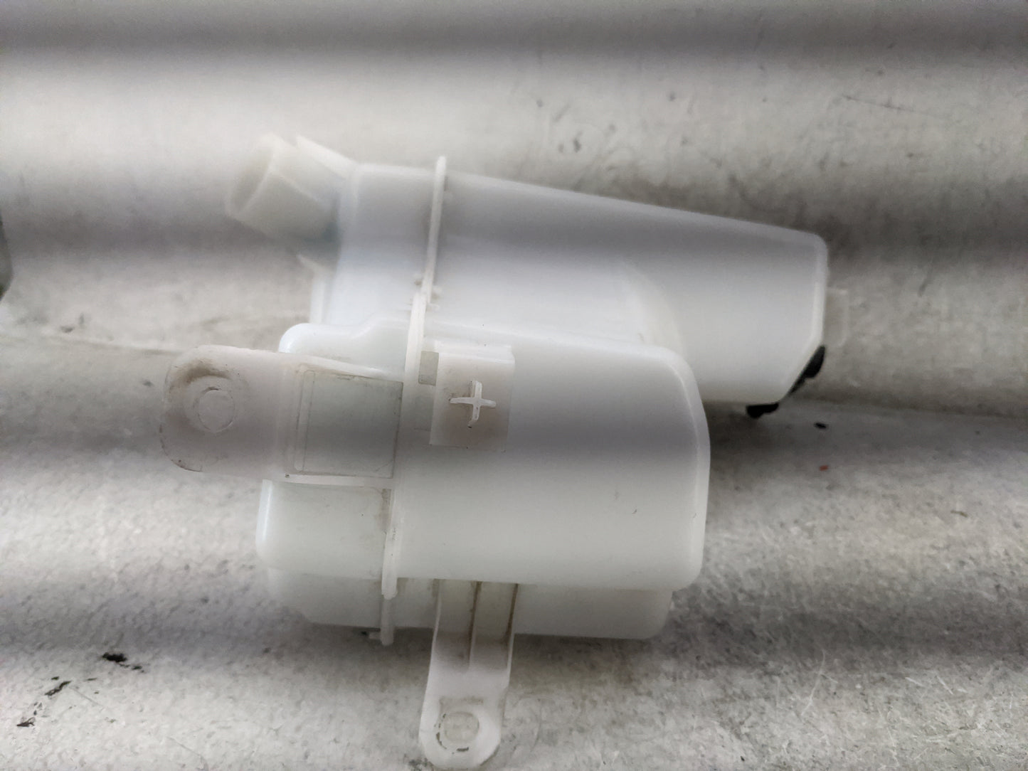 2020 Nissan Altima Windshield Washer Fluid Reservoir Bottle Oem - Oemusedautoparts1.com