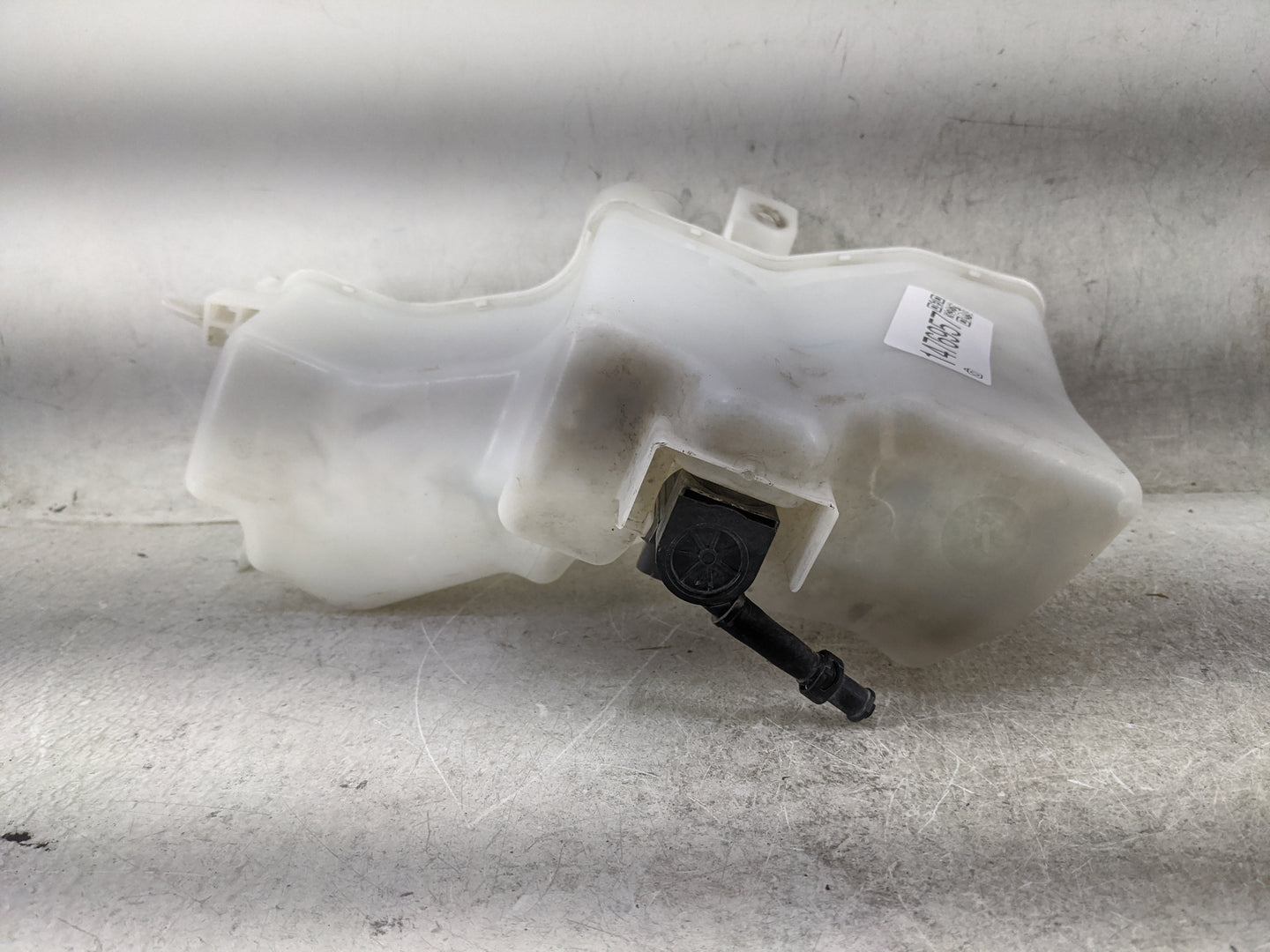 2020 Nissan Altima Windshield Washer Fluid Reservoir Bottle Oem - Oemusedautoparts1.com