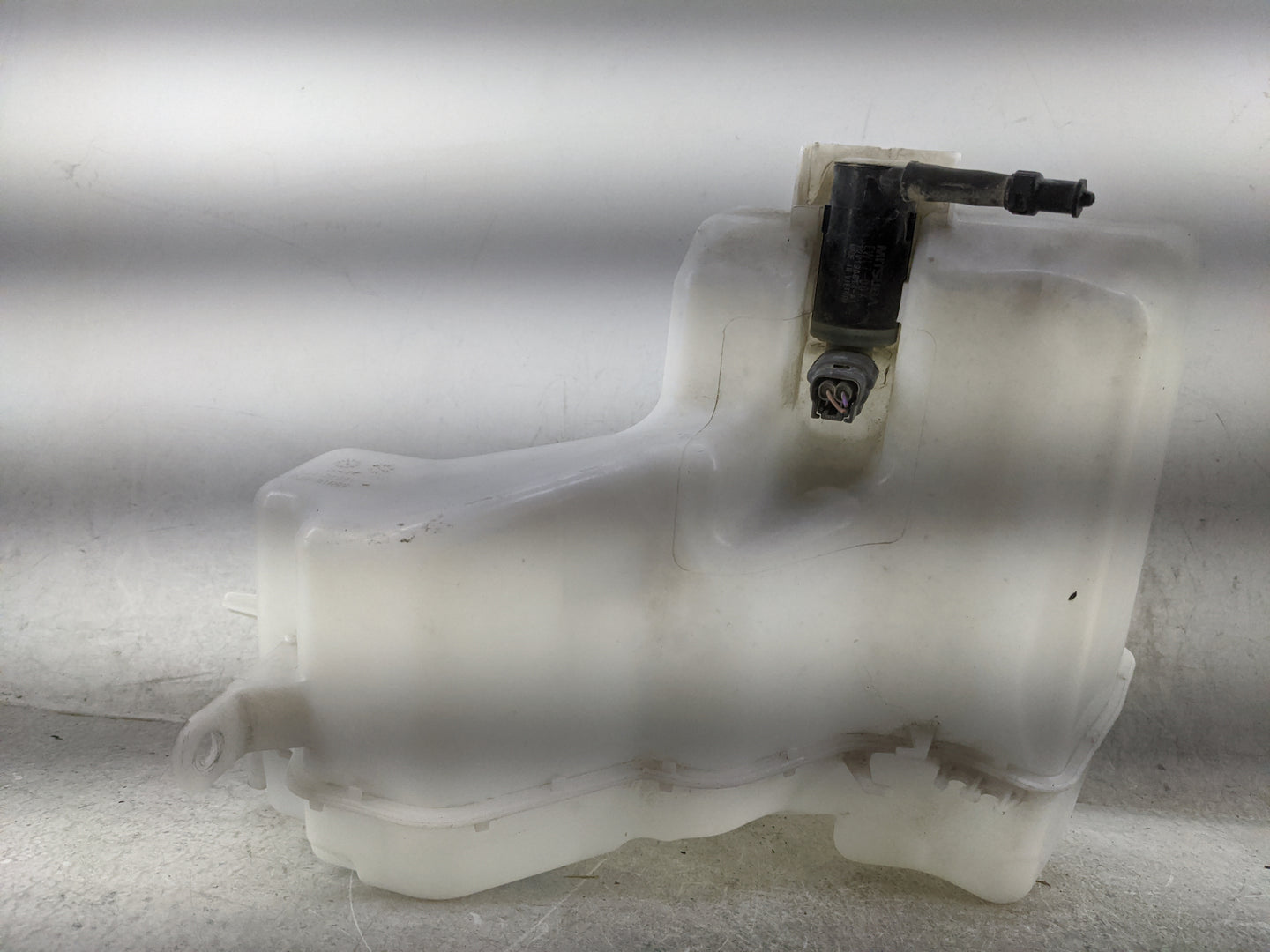 2020 Nissan Altima Windshield Washer Fluid Reservoir Bottle Oem - Oemusedautoparts1.com