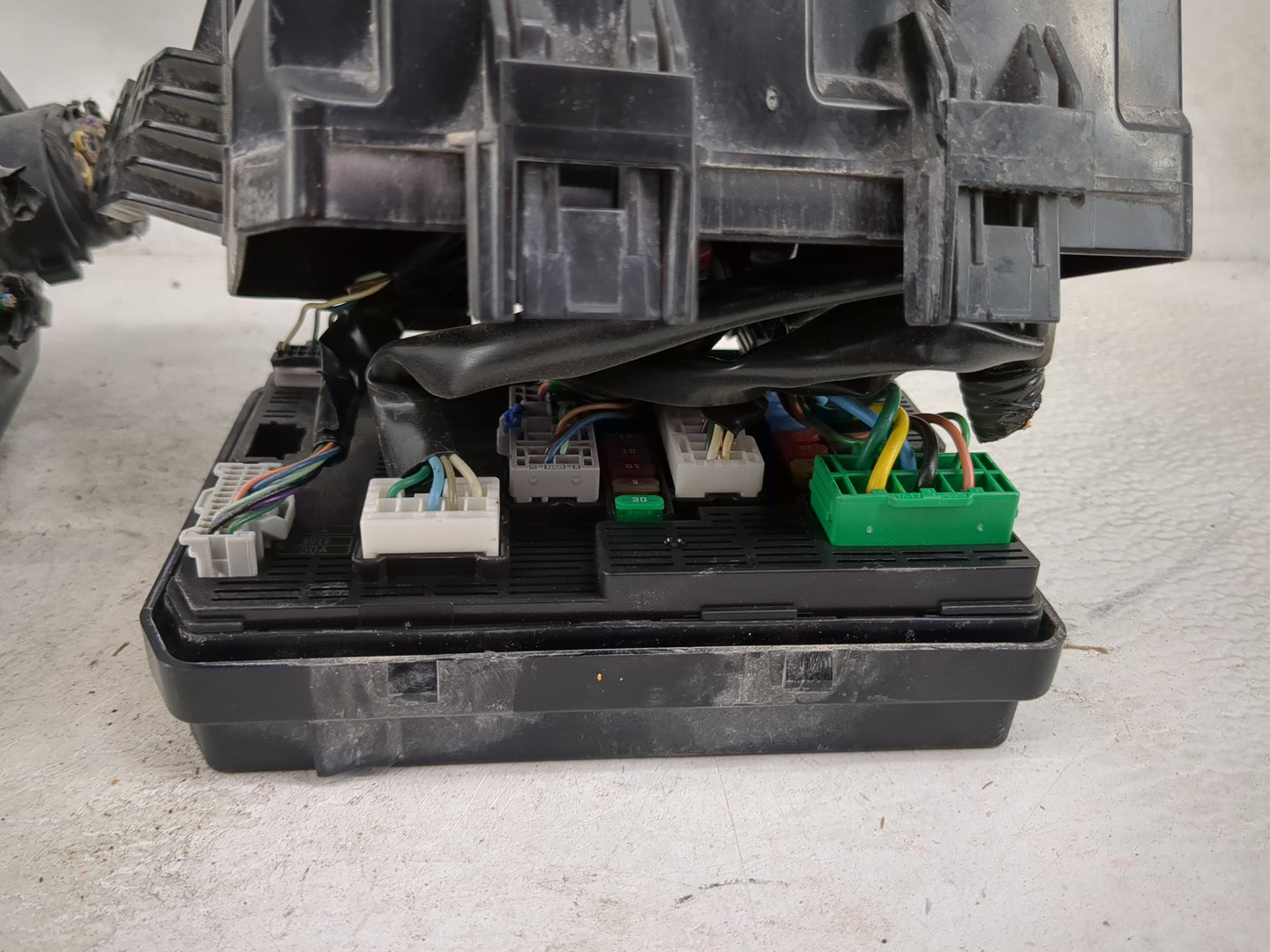 2019-2022 Nissan Altima Fusebox Fuse Box Panel Relay Module Fits Fits 2019 2020 2021 2022 OEM Used Auto Parts - Oemusedautop