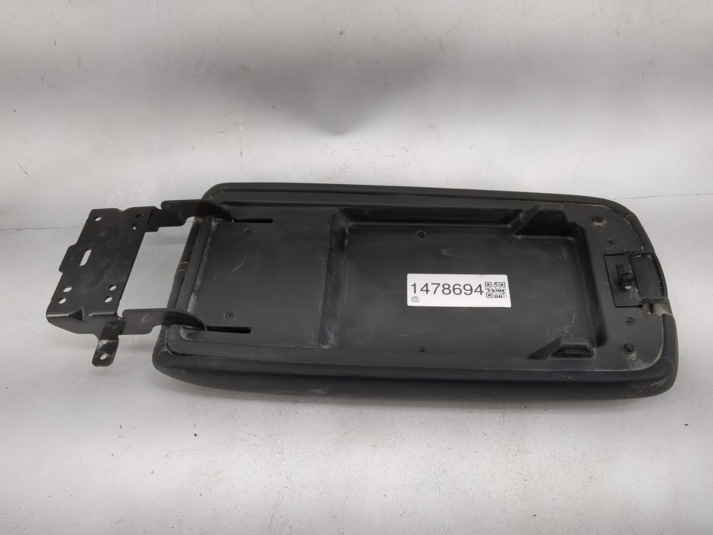 2019-2022 Nissan Altima Center Console Armrest Cover Lid P/N:969206CA0A Fits Fits 2019 2020 2021 2022 OEM Used Auto Parts - 