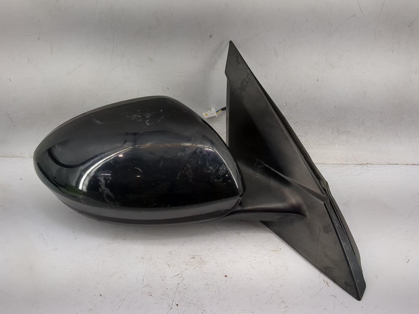 2019-2022 Nissan Altima Passenger Side View Mirror - Right Door Mirror OEM Used - Oemusedautoparts1.com
