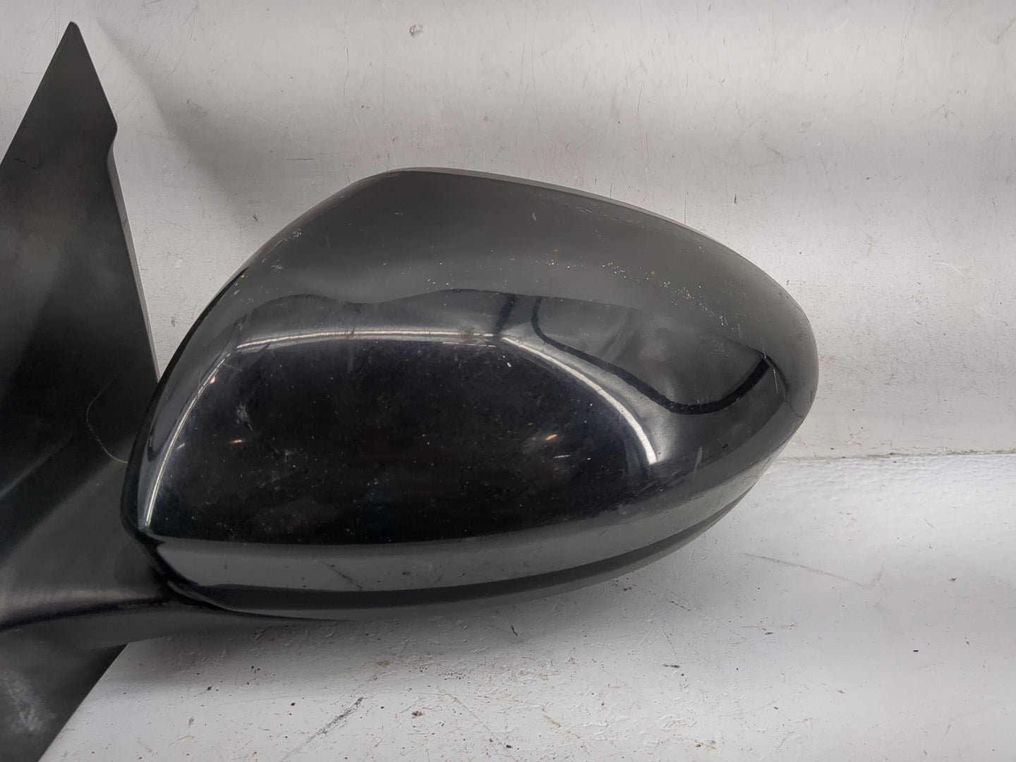 2019-2022 Nissan Altima Driver Side View Mirror - Left Door Mirror OEM Used - Oemusedautoparts1.com