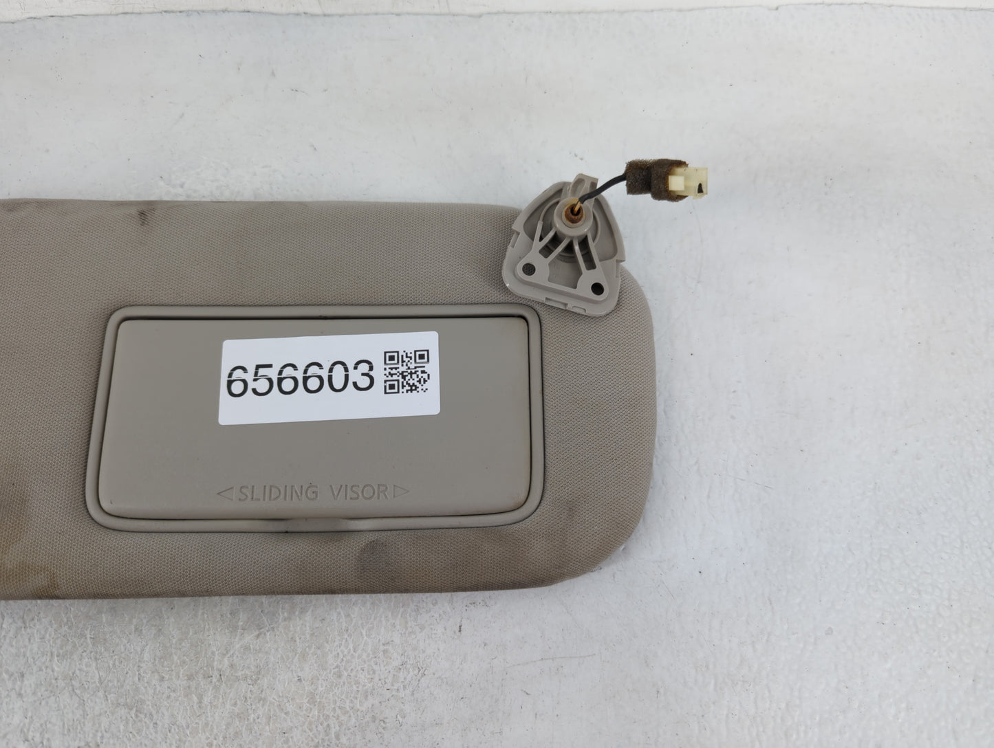 2019-2020 Nissan Altima Sun Visor Shade Replacement Passenger Right Mirror Fits Fits 2019 2020 OEM Used Auto Parts - Oemused
