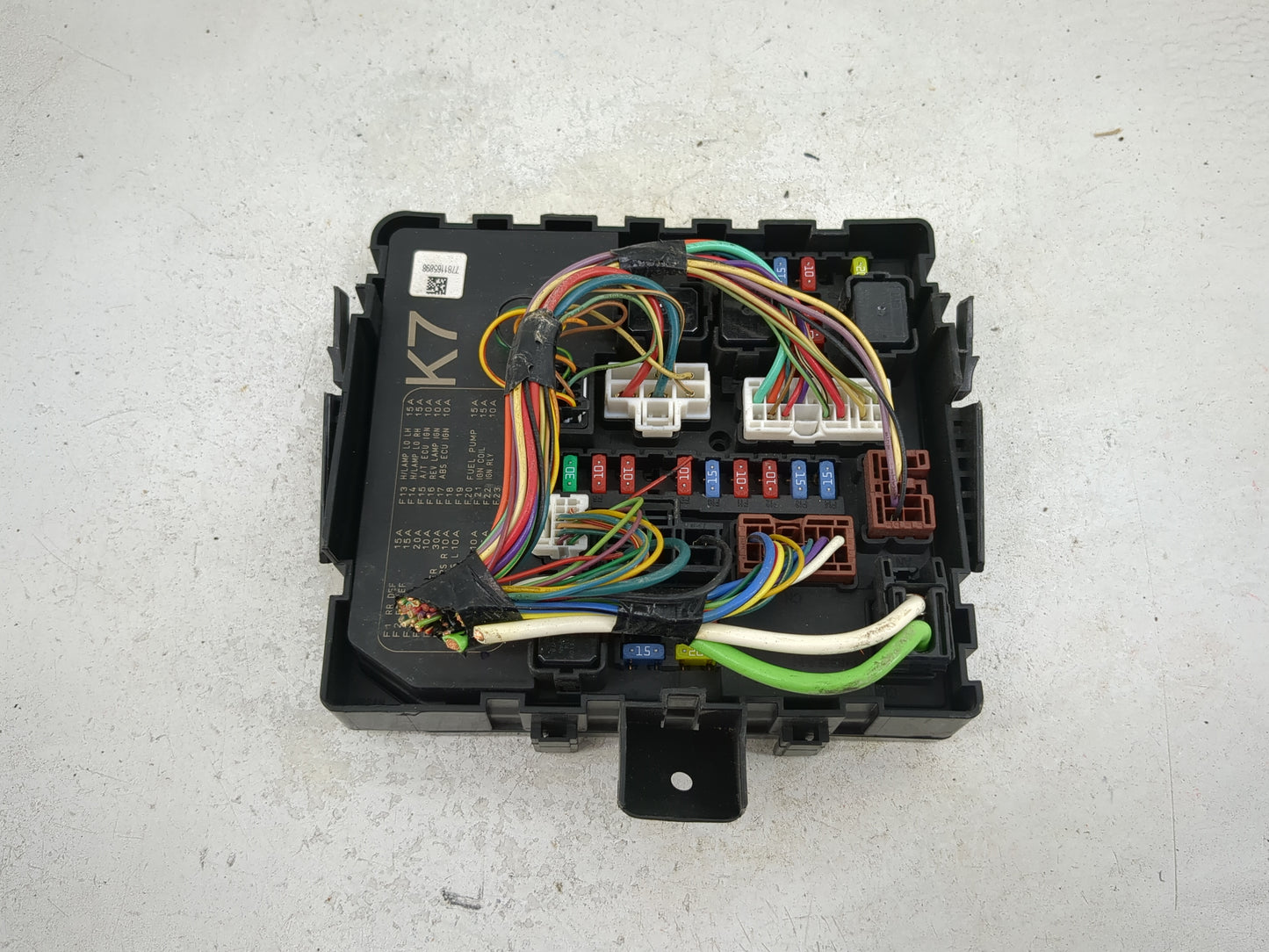 2020 Nissan Armada Fusebox Fuse Box Panel Relay Module P/N:284B7 5ZM0C 284B75ZM0C Fits OEM Used Auto Parts - Oemusedautopart