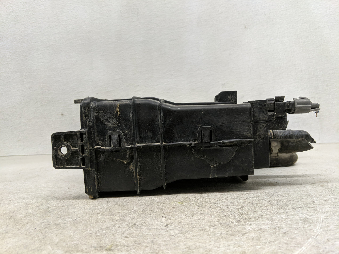 2020 Nissan Kicks Fuel Vapor Charcoal Canister 1261426 - Oemusedautoparts1.com