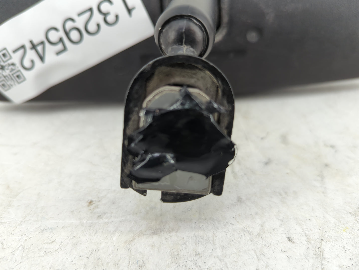 2018-2021 Nissan Kicks Interior Rear View Mirror Replacement OEM P/N:031681 Fits OEM Used Auto Parts - Oemusedautoparts1.com