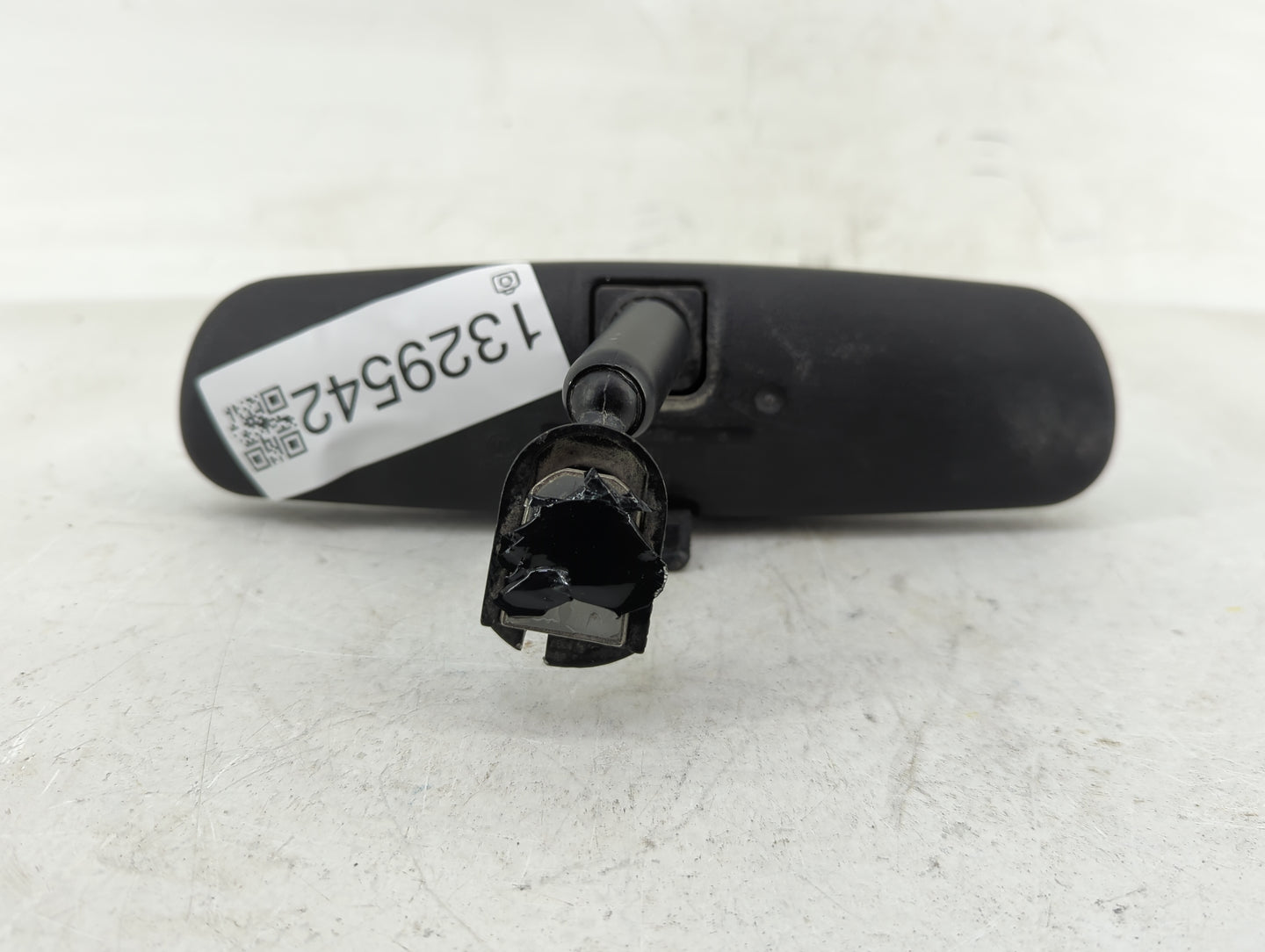 2018-2021 Nissan Kicks Interior Rear View Mirror Replacement OEM P/N:031681 Fits OEM Used Auto Parts - Oemusedautoparts1.com
