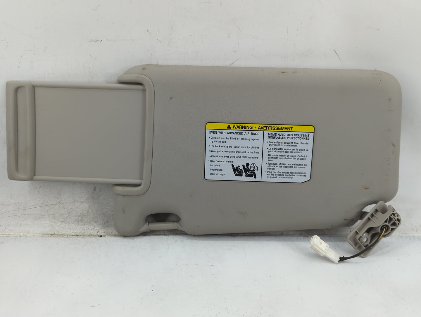 2018-2021 Nissan Kicks Sun Visor Shade Replacement Passenger Right Mirror Fits Fits 2018 2019 2020 2021 OEM Used Auto Parts 