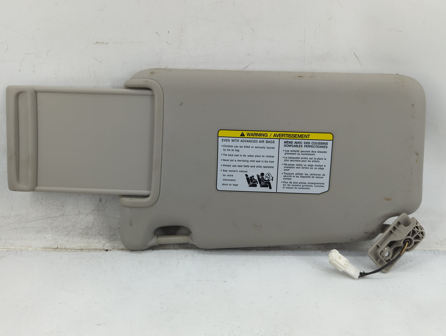 2018-2021 Nissan Kicks Sun Visor Shade Replacement Passenger Right Mirror Fits Fits 2018 2019 2020 2021 OEM Used Auto Parts 