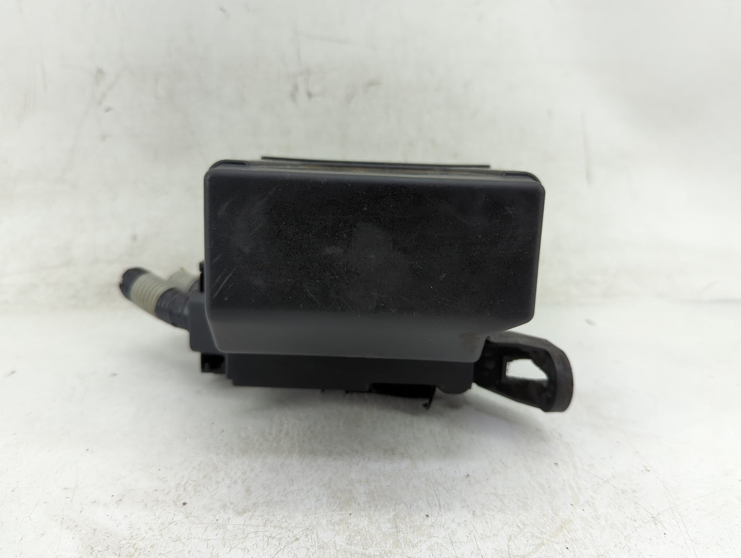 2018-2021 Nissan Kicks Fusebox Fuse Box Panel Relay Module P/N:284B7-6CA3A Fits Fits 2018 2019 2020 2021 OEM Used Auto Parts