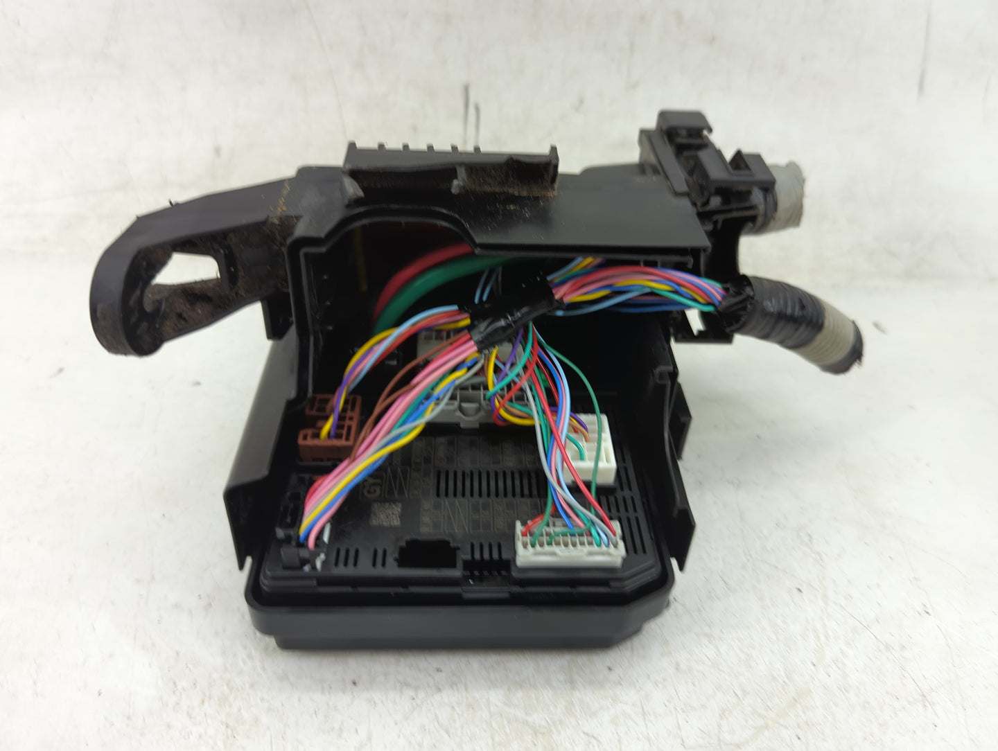 2018-2021 Nissan Kicks Fusebox Fuse Box Panel Relay Module P/N:284B7-6CA3A Fits Fits 2018 2019 2020 2021 OEM Used Auto Parts