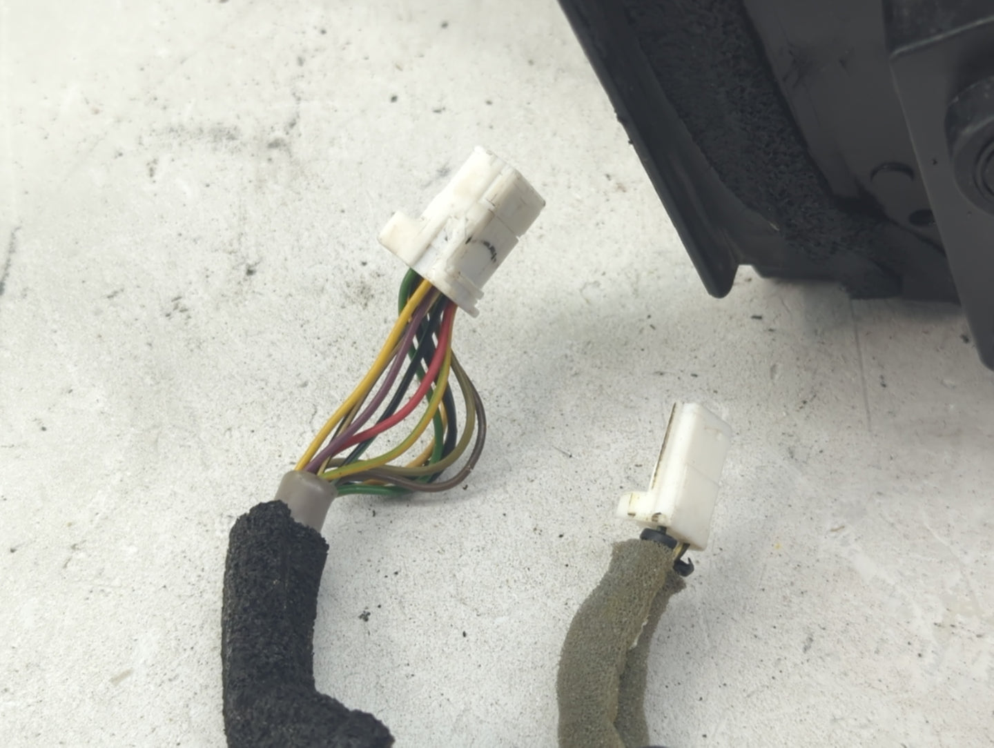 2020-2021 Nissan Kicks Driver Side View Mirror - Left Door Mirror OEM Used - Oemusedautoparts1.com