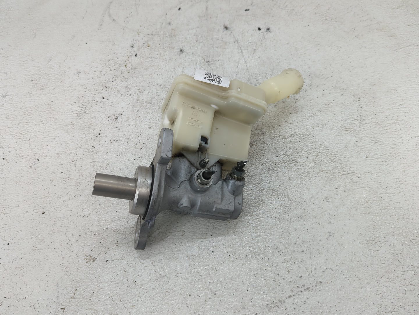 2018-2020 Nissan Kicks Brake Master Cylinder - Oemusedautoparts1.com