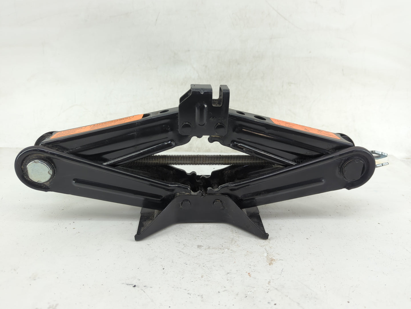 2020 Nissan Kicks Spare Scissor Car Jack - Oemusedautoparts1.com