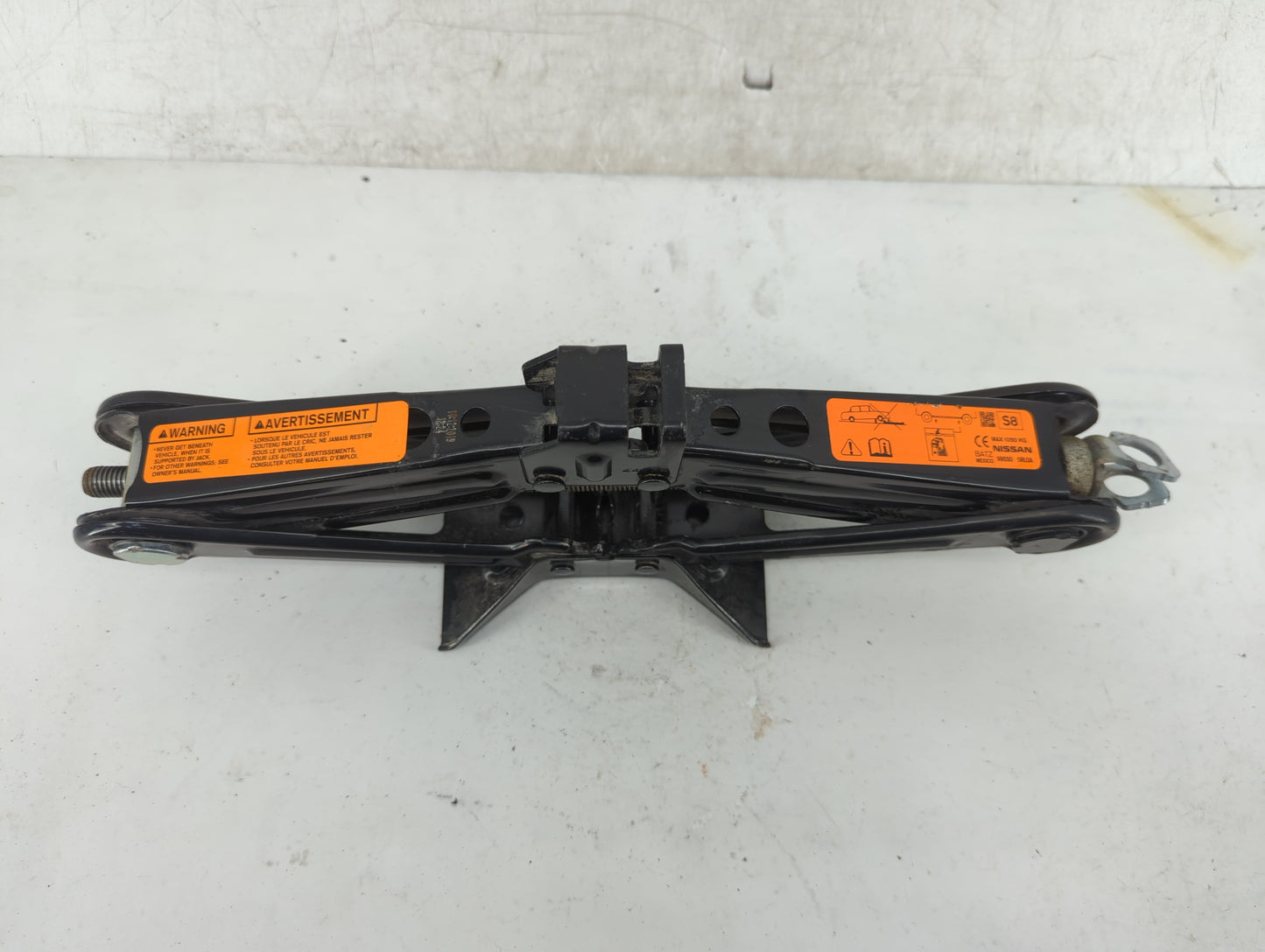 2020 Nissan Kicks Spare Scissor Car Jack - Oemusedautoparts1.com