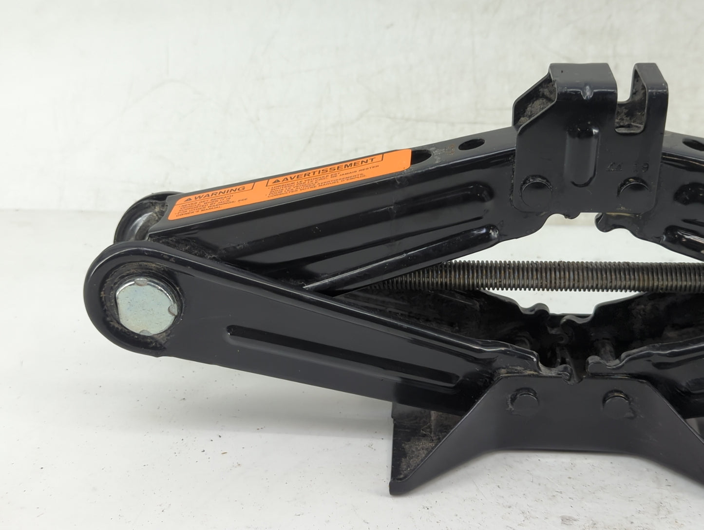 2020 Nissan Kicks Spare Scissor Car Jack - Oemusedautoparts1.com