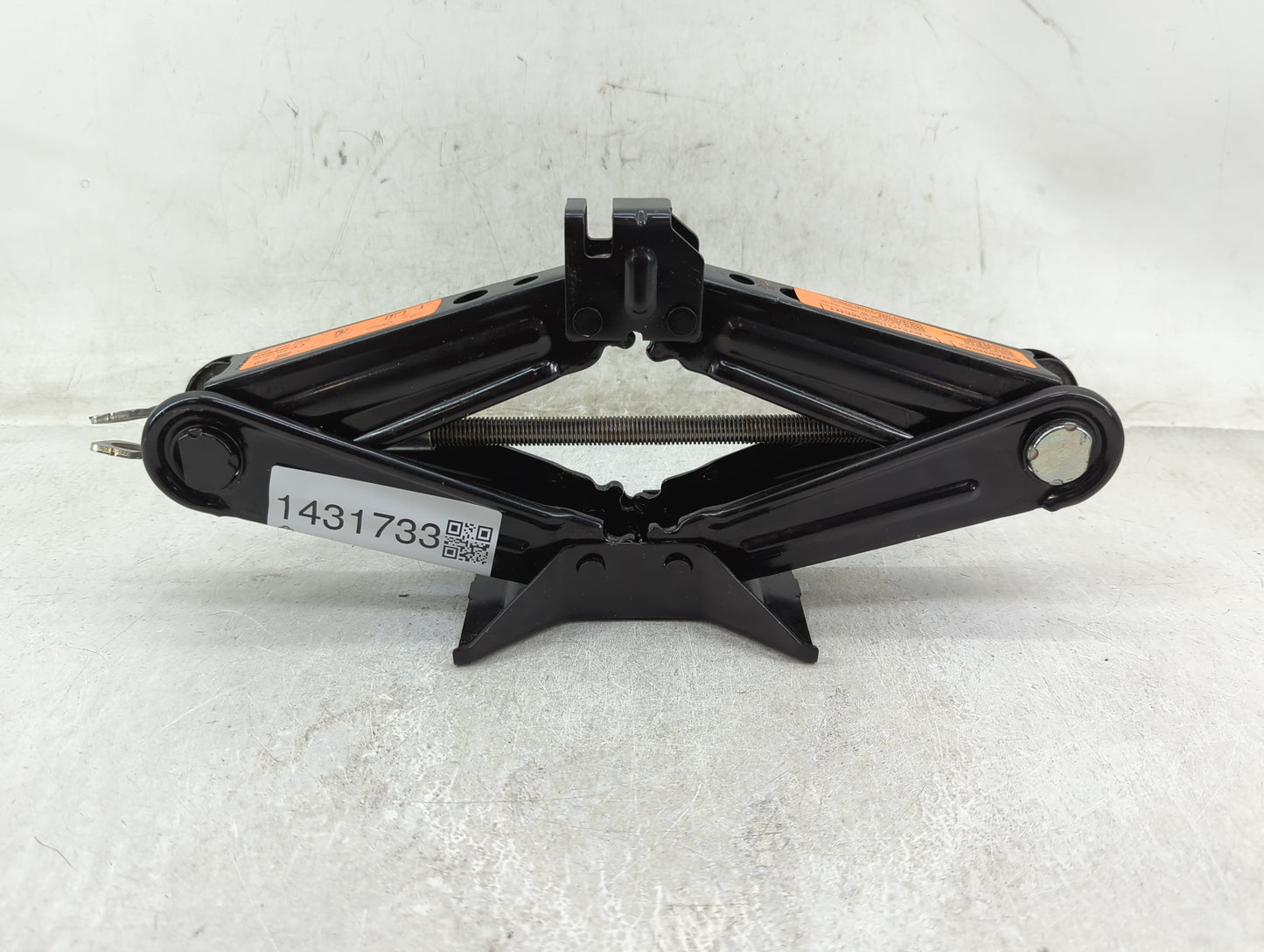2020 Nissan Kicks Spare Scissor Car Jack - Oemusedautoparts1.com