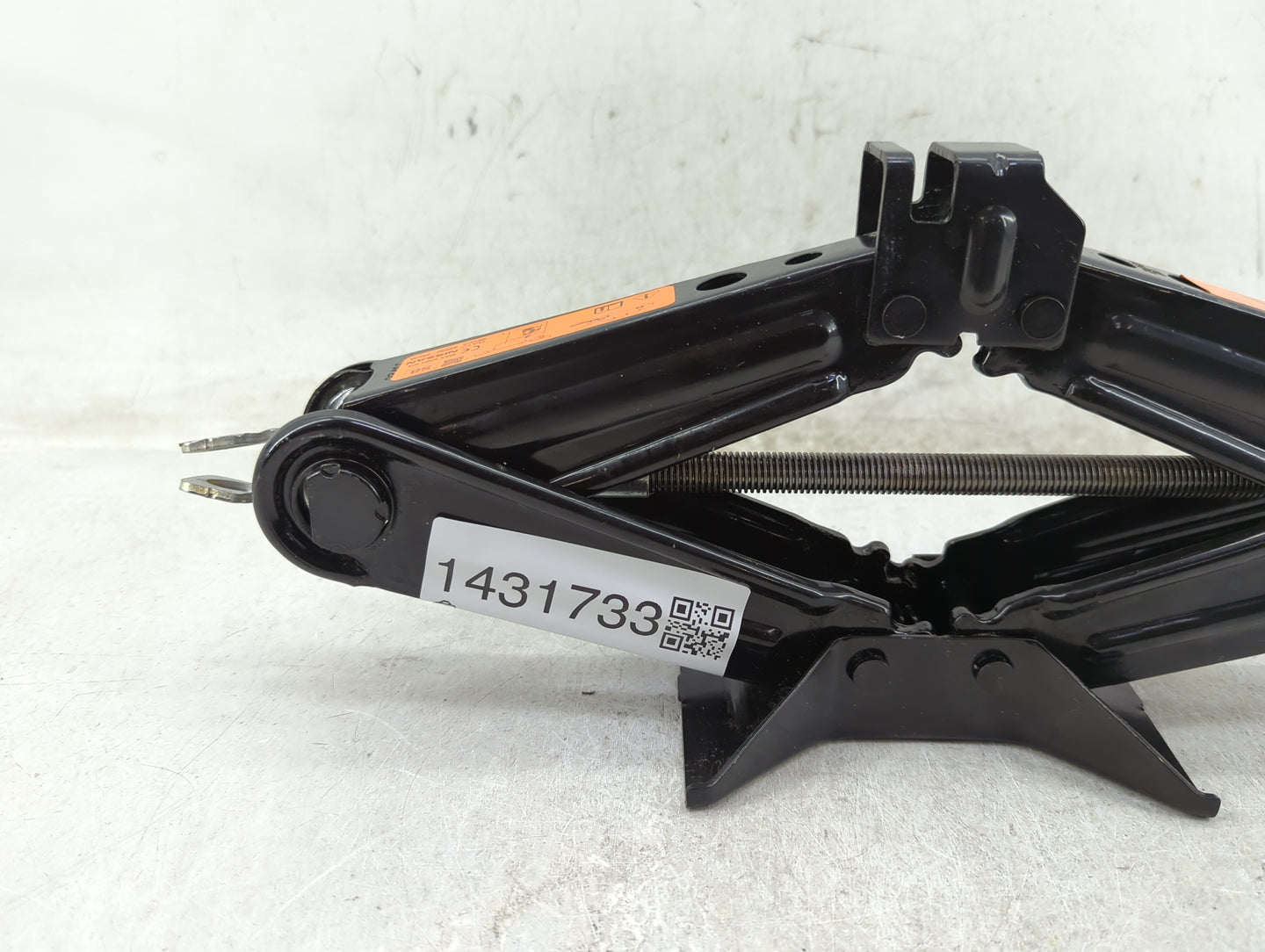 2020 Nissan Kicks Spare Scissor Car Jack - Oemusedautoparts1.com