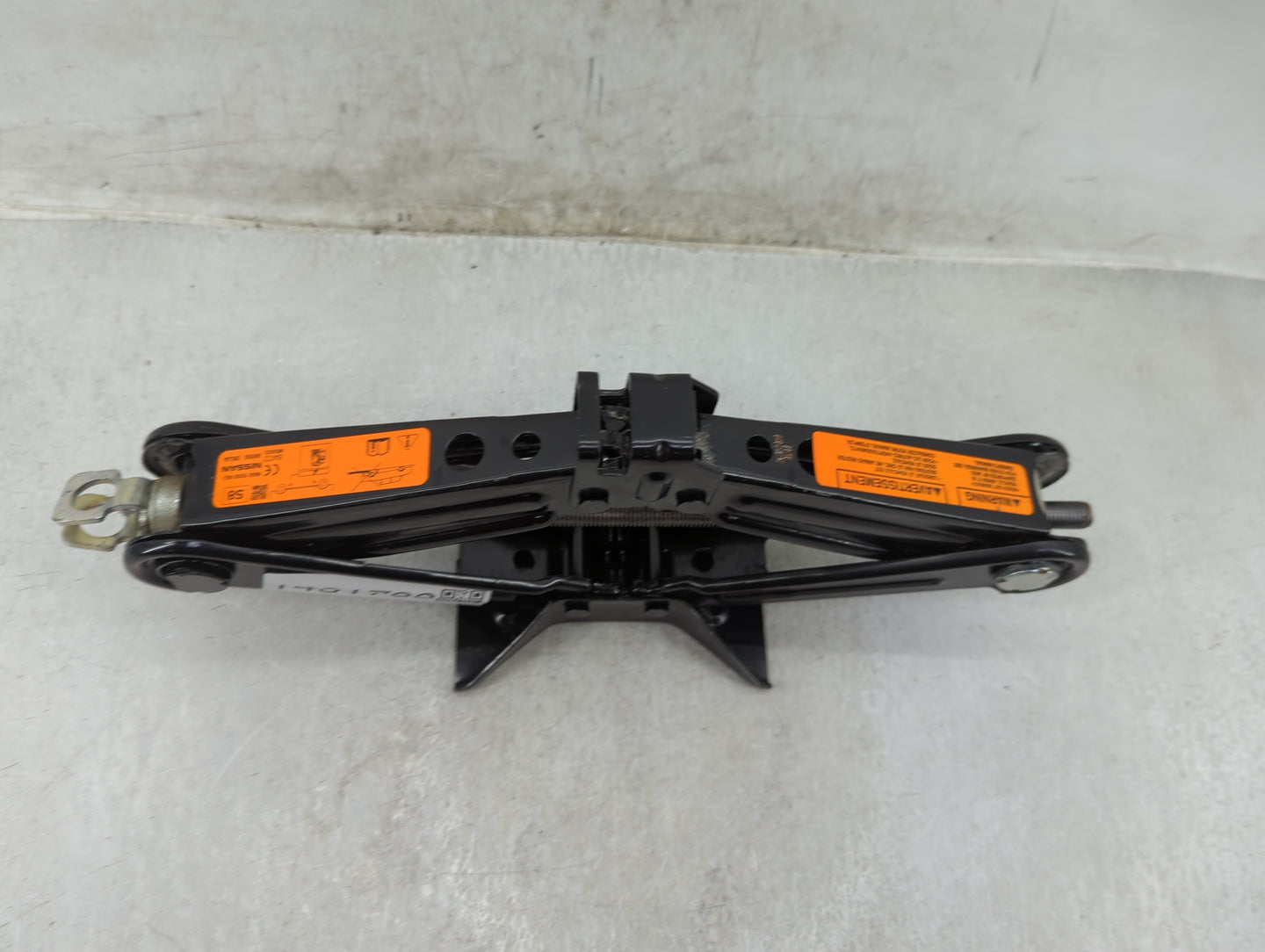 2020 Nissan Kicks Spare Scissor Car Jack - Oemusedautoparts1.com