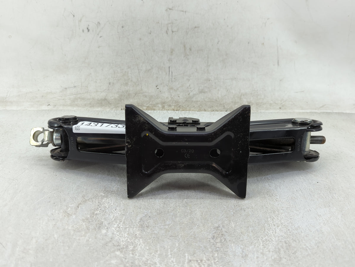 2020 Nissan Kicks Spare Scissor Car Jack 1431733 - Oemusedautoparts1.com