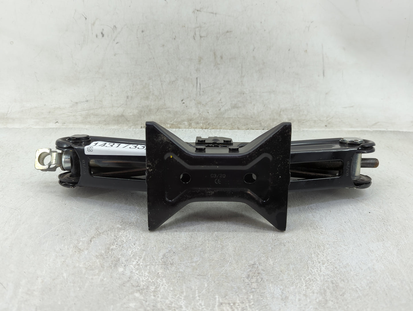 2020 Nissan Kicks Spare Scissor Car Jack - Oemusedautoparts1.com