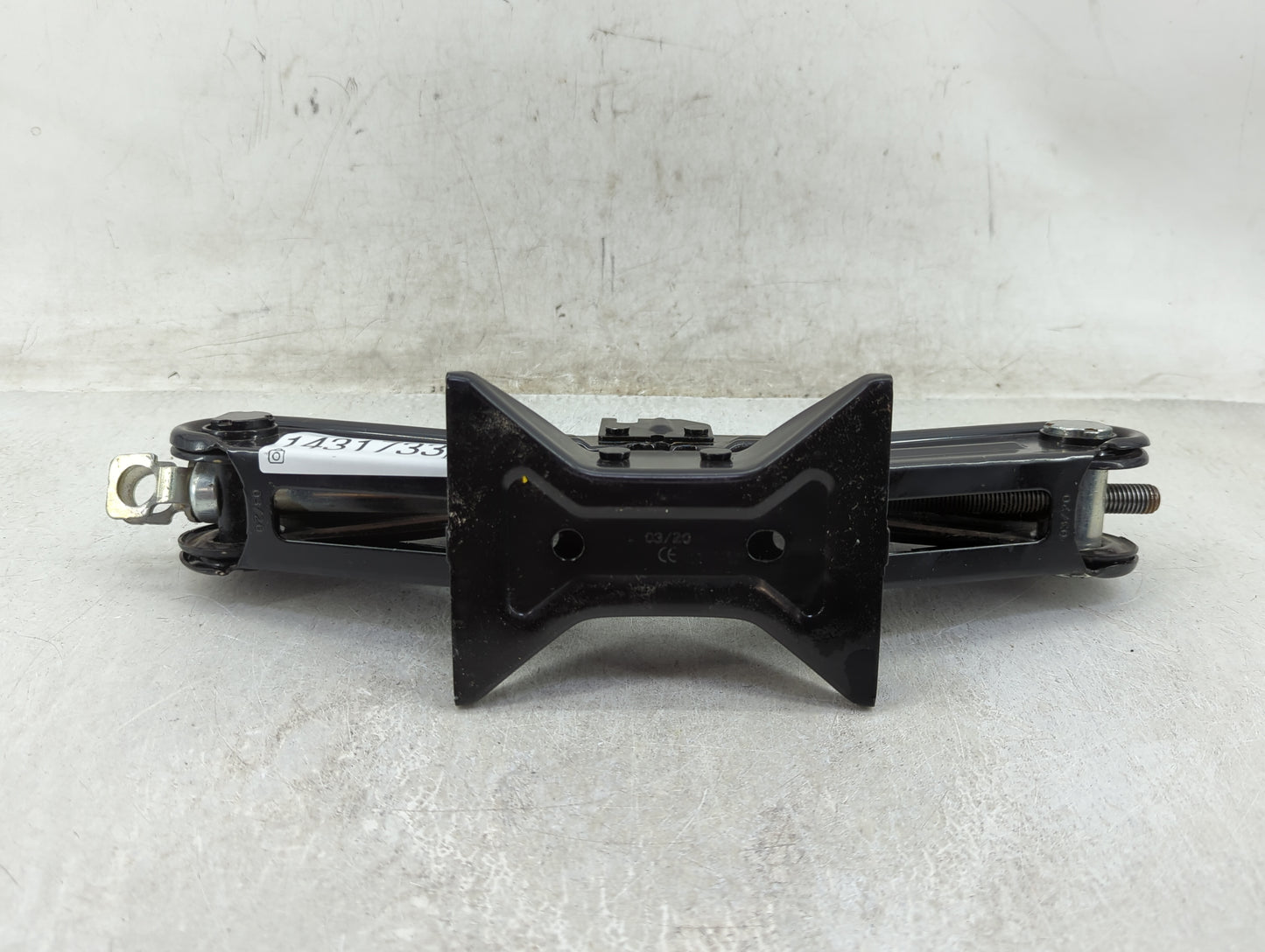 2020 Nissan Kicks Spare Scissor Car Jack - Oemusedautoparts1.com