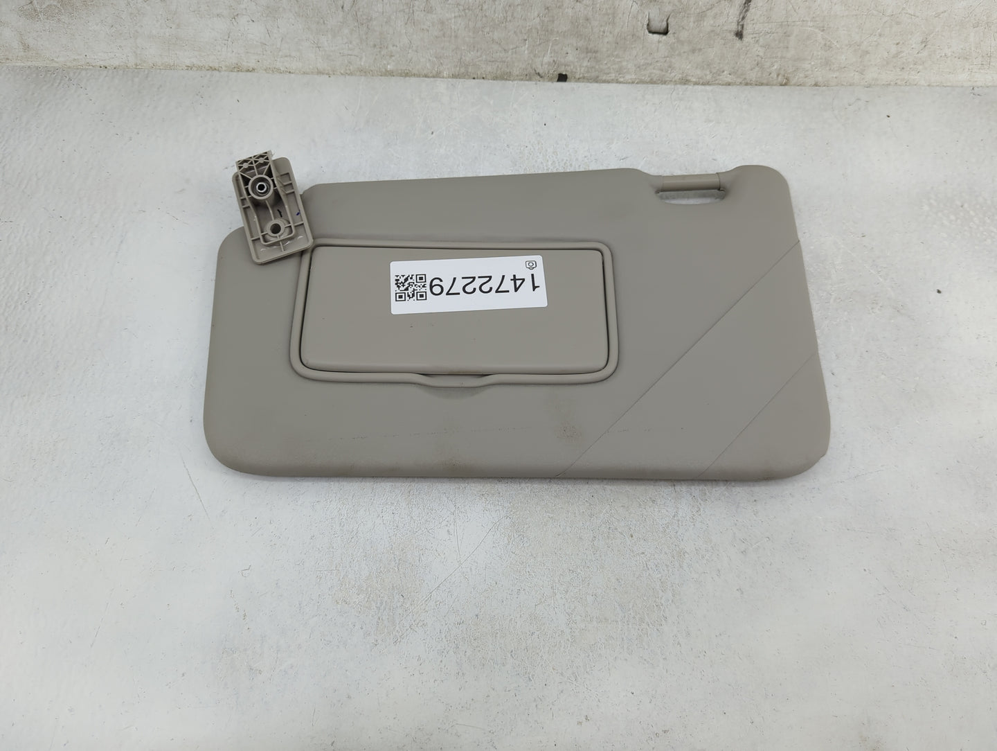 2018-2021 Nissan Kicks Sun Visor Shade Replacement Driver Left Mirror Fits Fits 2018 2019 2020 2021 OEM Used Auto Parts - Oe