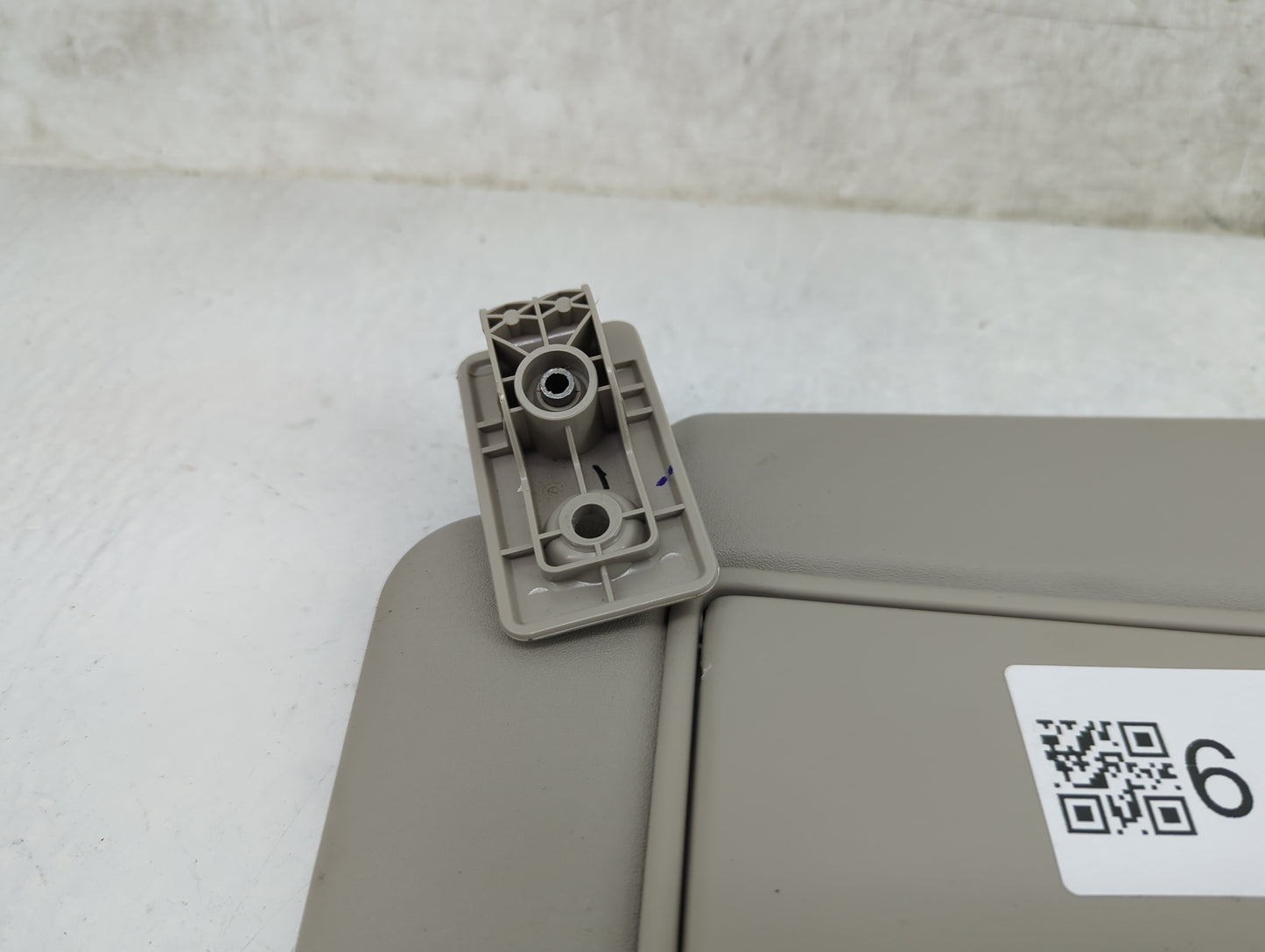 2018-2021 Nissan Kicks Sun Visor Shade Replacement Driver Left Mirror Fits Fits 2018 2019 2020 2021 OEM Used Auto Parts - Oe