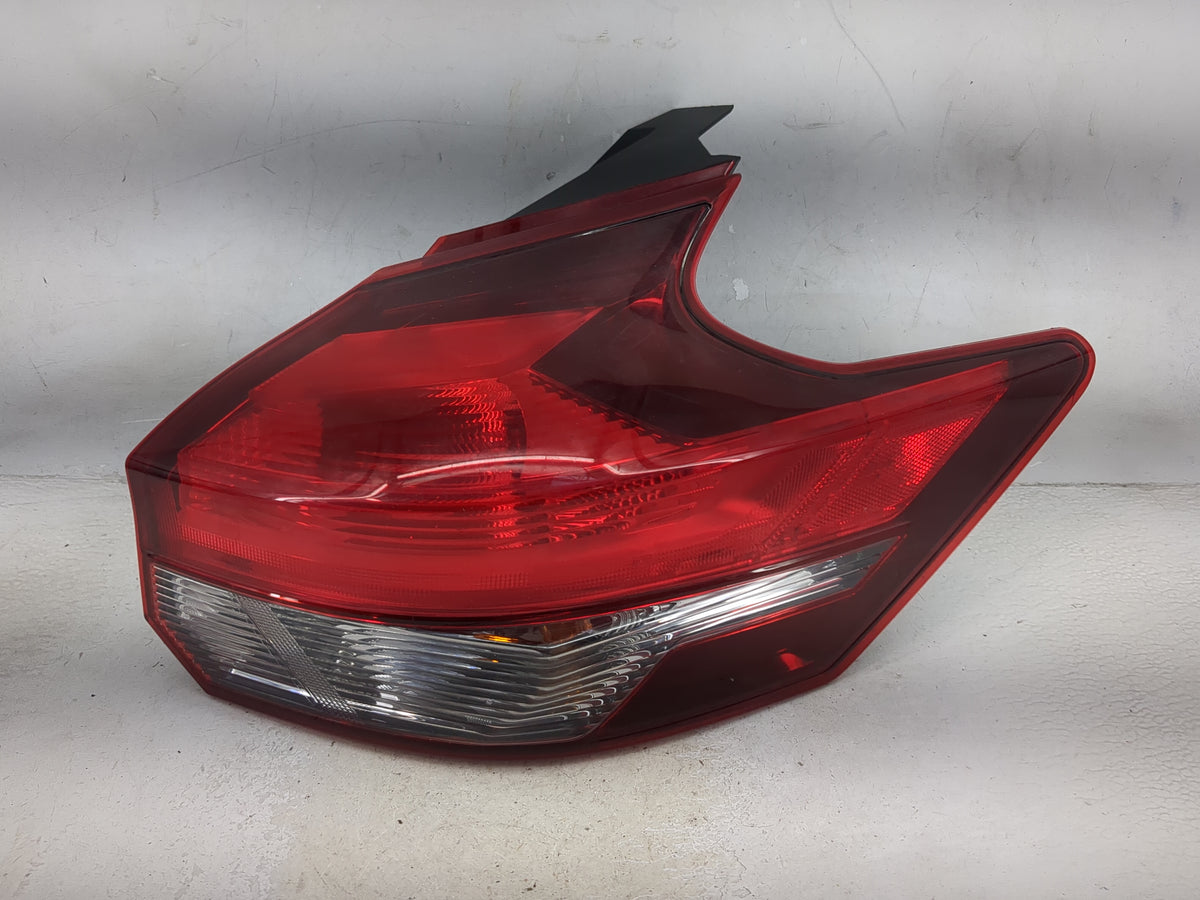 2018-2020 Nissan Kicks Tail Light Assembly Passenger Right OEM P/N:265505RL0A N402600952 Fits Fits 2018 2019 2020 OEM Used A