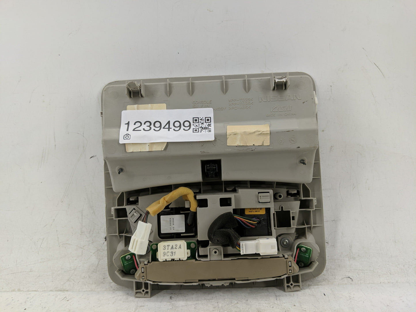 2020 Nissan Leaf Overhead Roof Console - Oemusedautoparts1.com