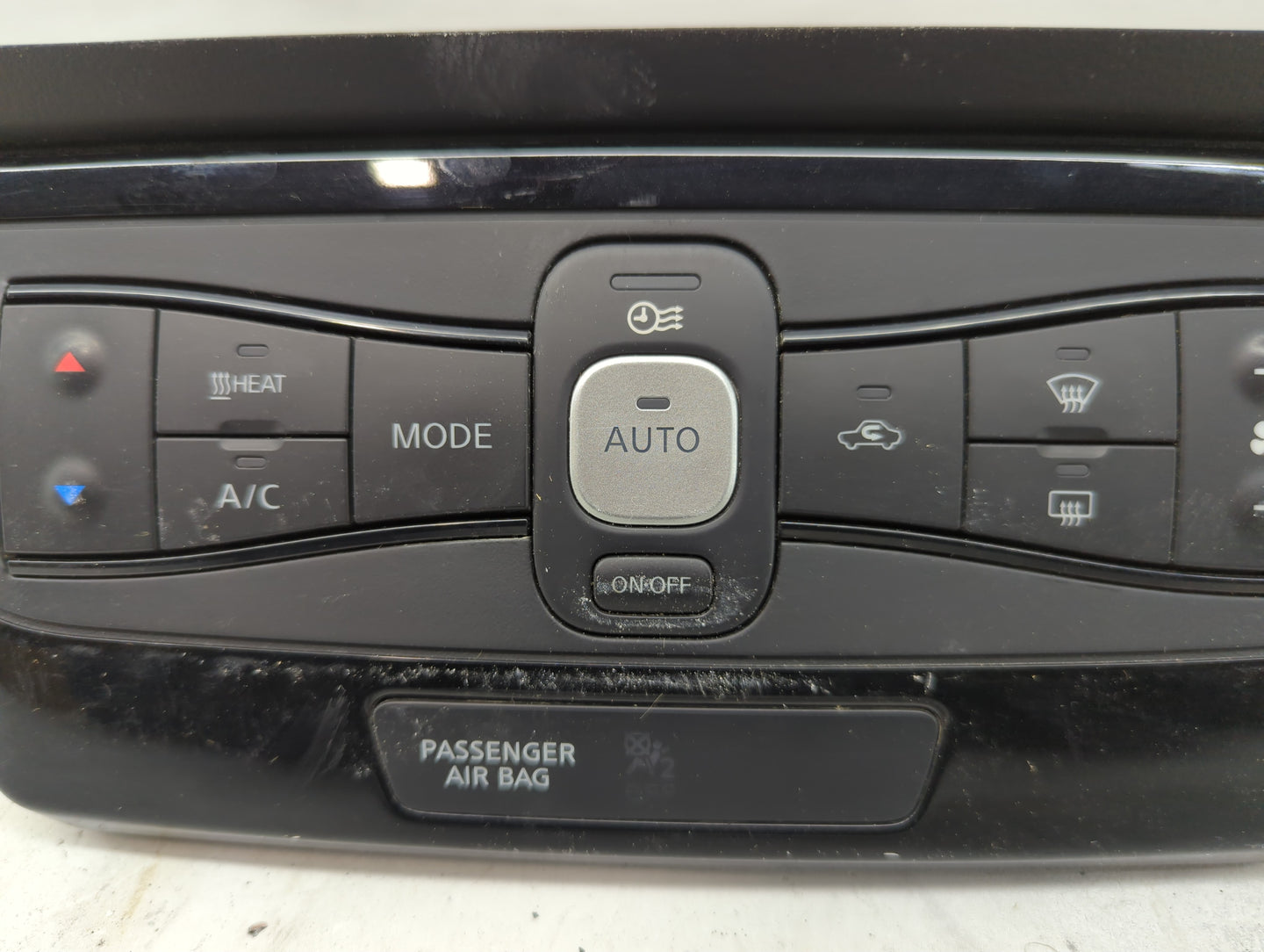 2019-2021 Nissan Leaf Climate Control Module Temperature AC/Heater Replacement P/N:68412 5SA0B Fits Fits 2019 2020 2021 OEM 