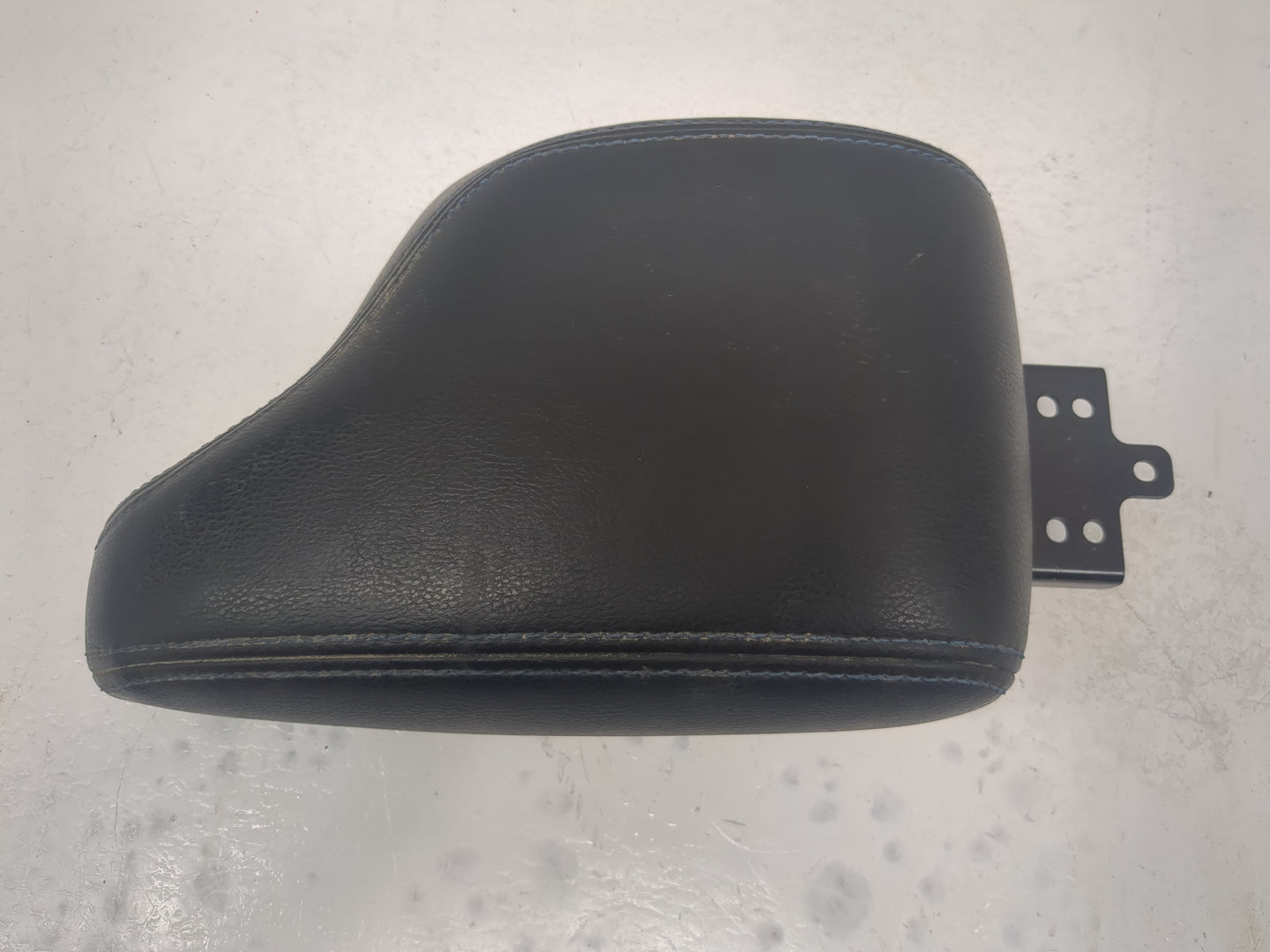 2020 Nissan Leaf Center Console Armrest Cover Lid P/N:969205SA1B Fits OEM Used Auto Parts - Oemusedautoparts1.com