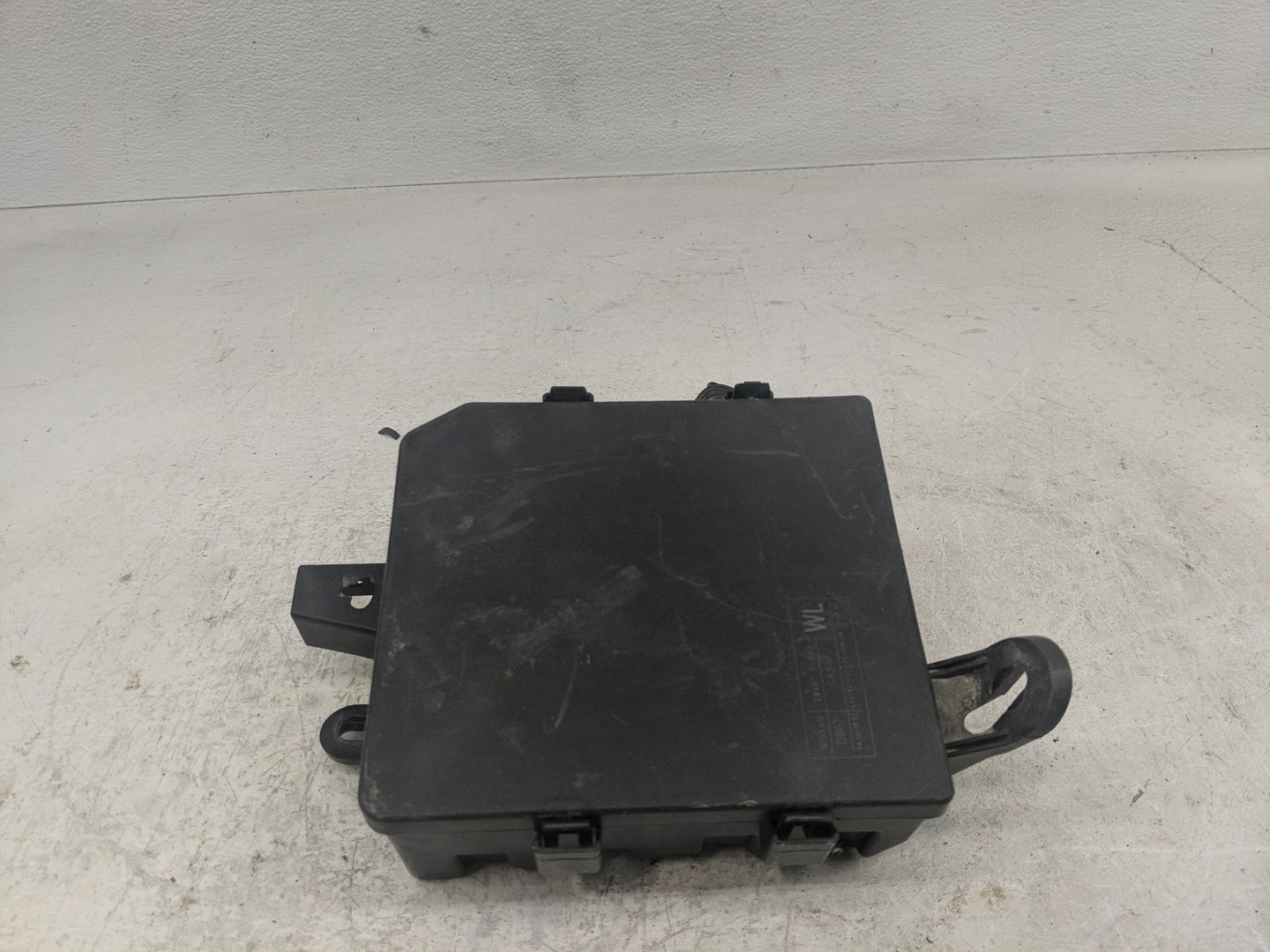 2018-2021 Nissan Leaf Fusebox Fuse Box Panel Relay Module Fits Fits 2018 2019 2020 2021 OEM Used Auto Parts - Oemusedautopar