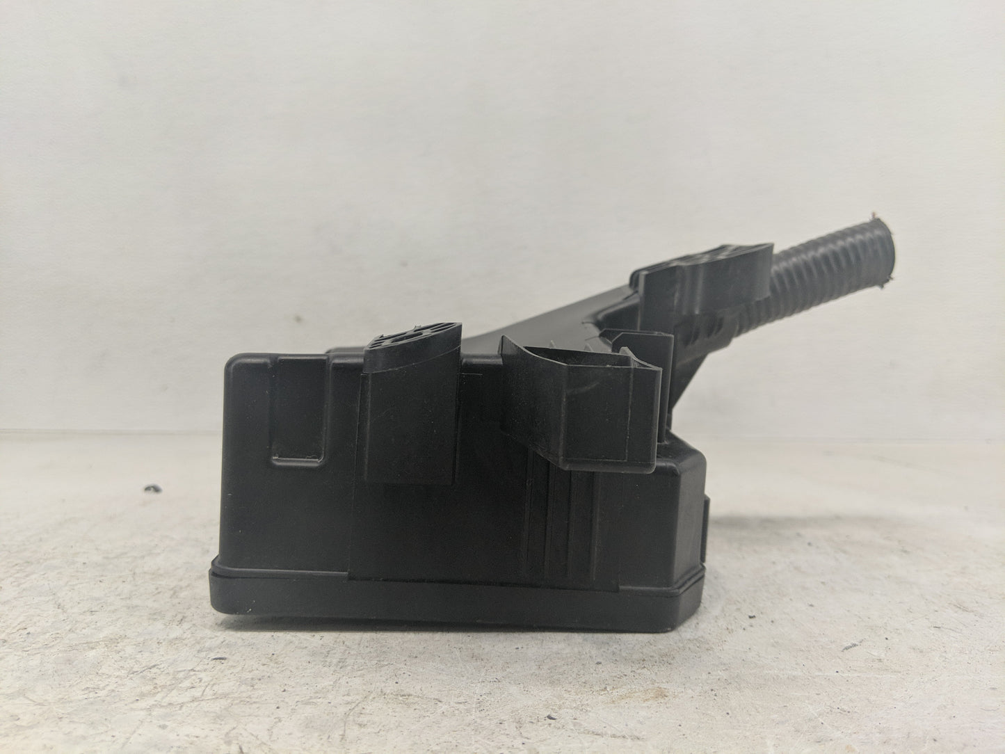 2018-2021 Nissan Leaf Fusebox Fuse Box Panel Relay Module Fits Fits 2018 2019 2020 2021 OEM Used Auto Parts - Oemusedautopar