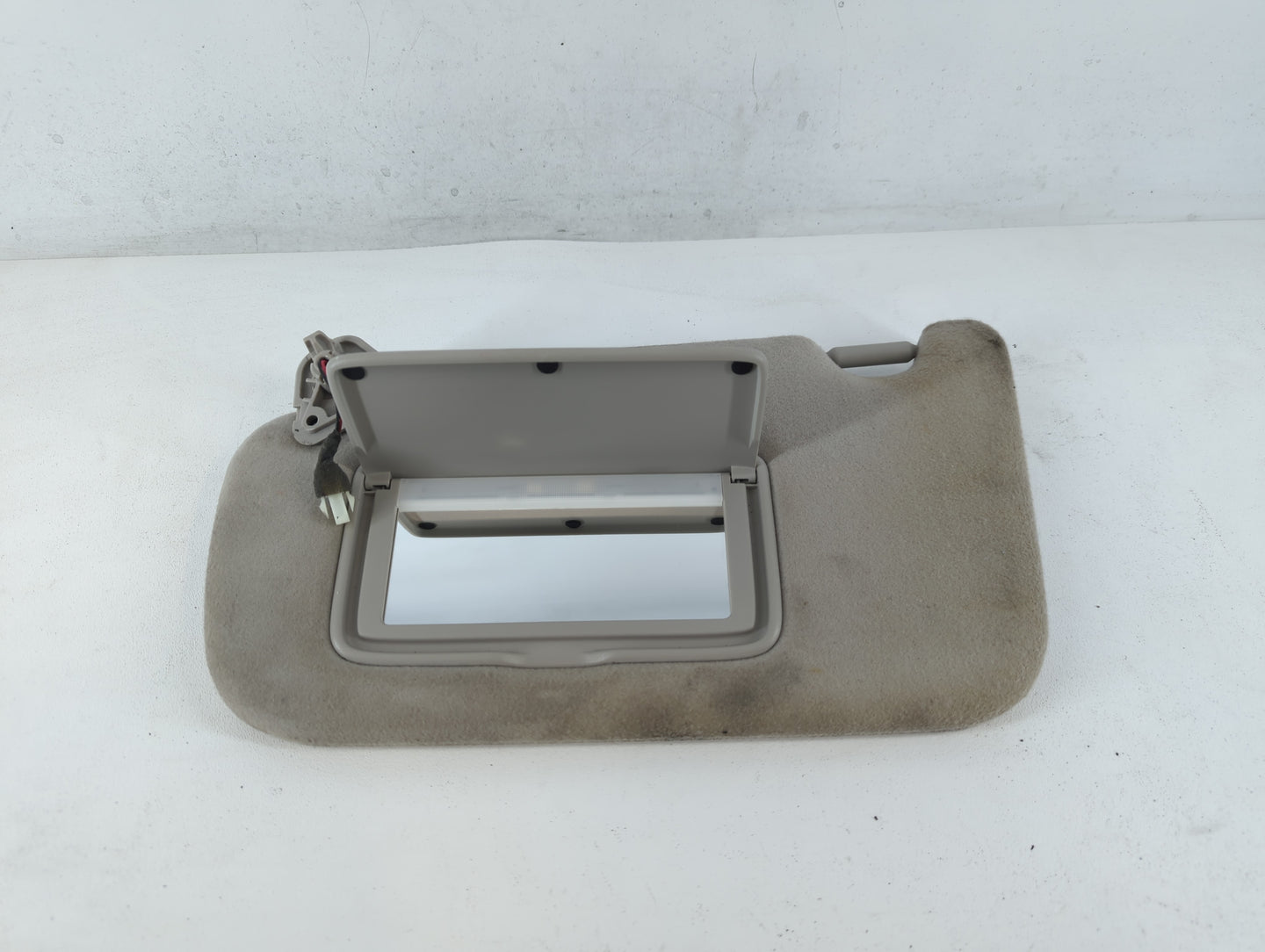 2018-2021 Nissan Leaf Sun Visor Shade Replacement Driver Left Mirror Fits Fits 2018 2019 2020 2021 OEM Used Auto Parts - Oem