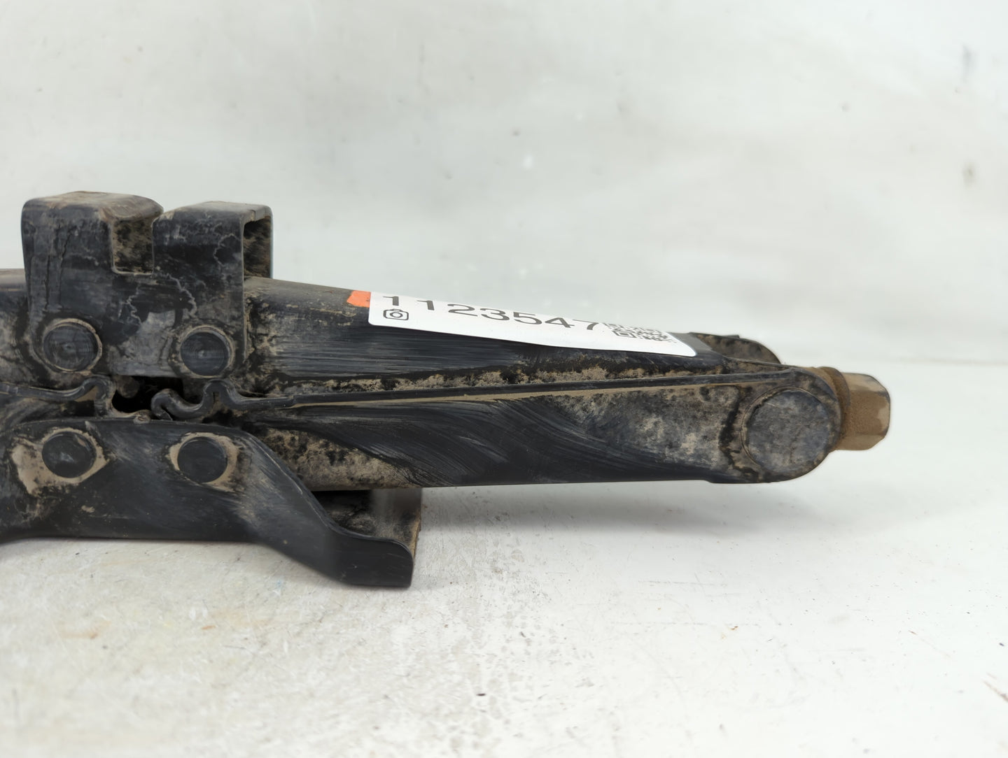 2020 Nissan Maxima Spare Scissor Car Jack - Oemusedautoparts1.com