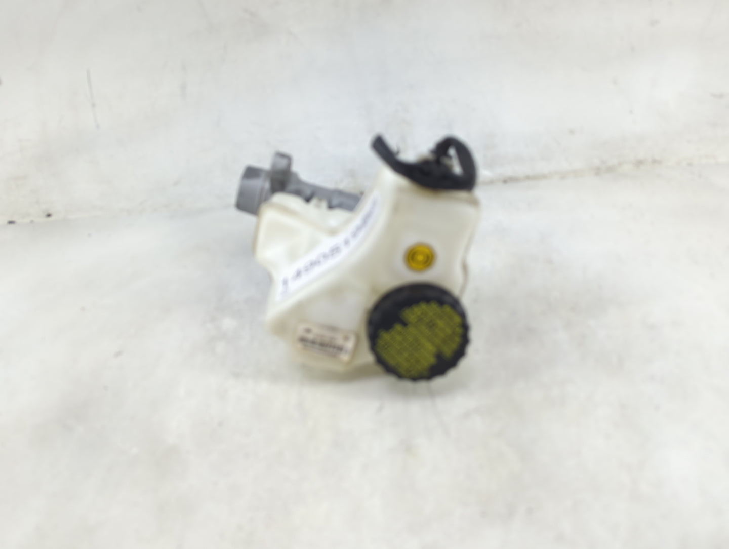 2016-2021 Nissan Maxima Brake Master Cylinder 1490519 - Oemusedautoparts1.com