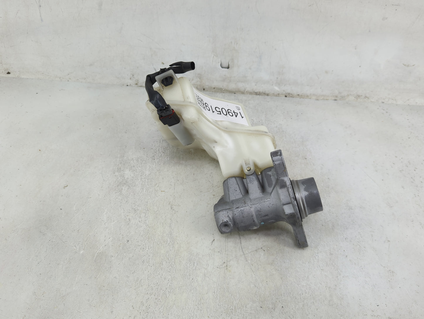 2016-2021 Nissan Maxima Brake Master Cylinder 1490519 - Oemusedautoparts1.com