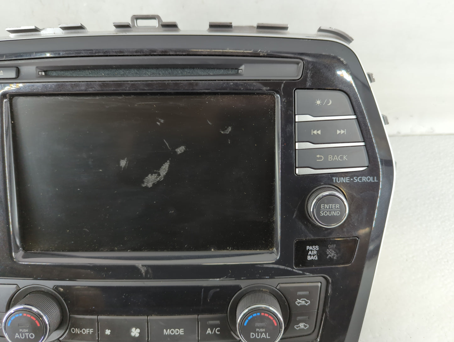 Nissan Maxima Am Fm Cd Player Radio Receiver - Oemusedautoparts1.com