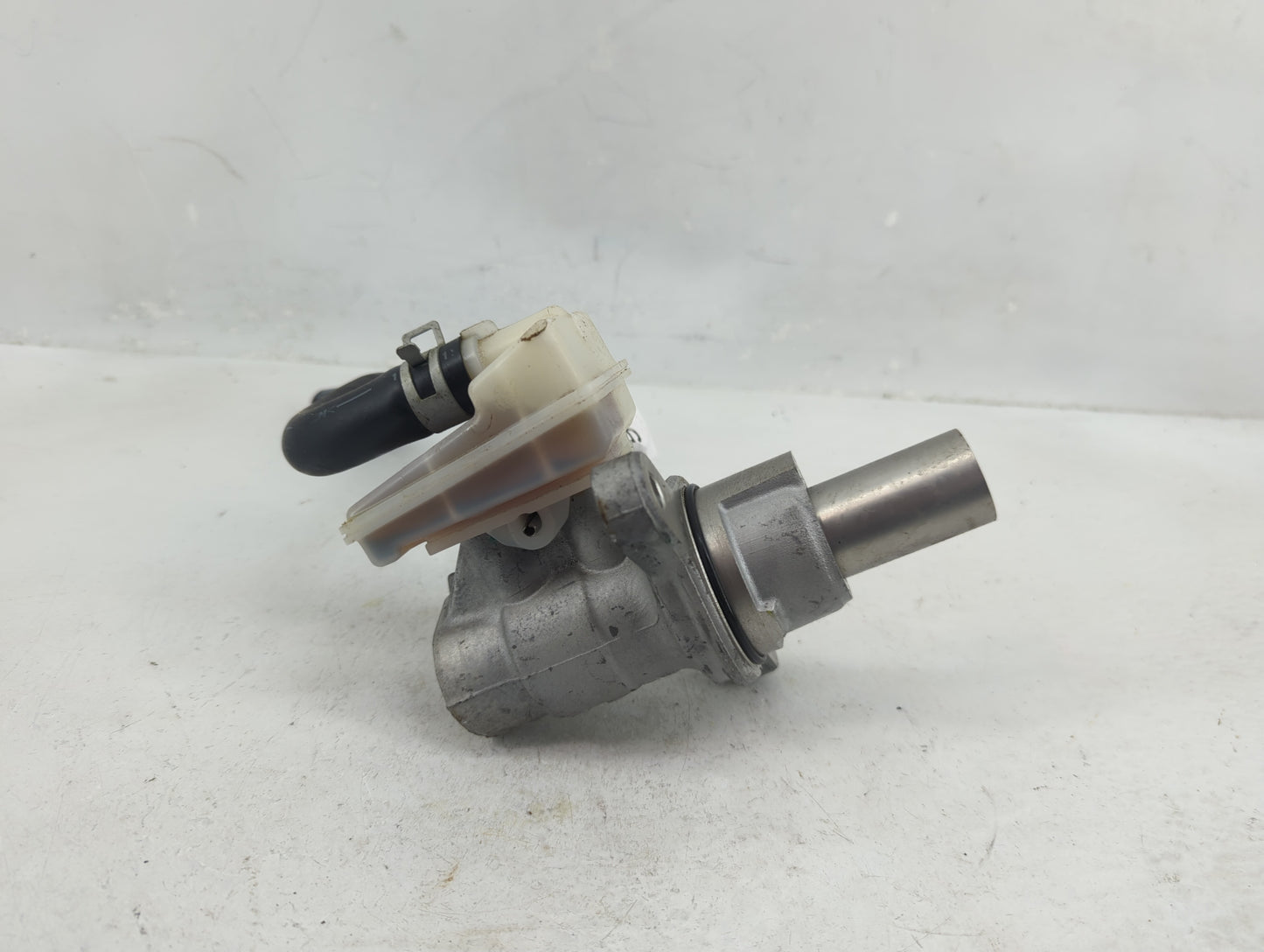 2015-2022 Nissan Murano Brake Master Cylinder 1376419 - Oemusedautoparts1.com