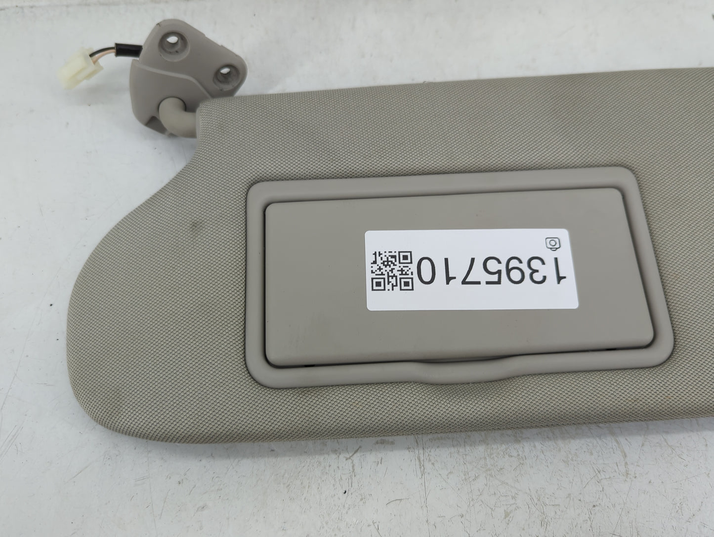2019-2022 Nissan Murano Sun Visor Shade Replacement Driver Left Mirror Fits Fits 2019 2020 2021 2022 OEM Used Auto Parts - O