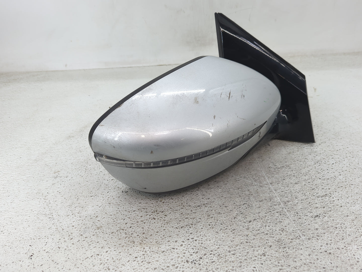 2017-2022 Nissan Murano Passenger Side View Mirror - Right Door Mirror OEM Used - Oemusedautoparts1.com