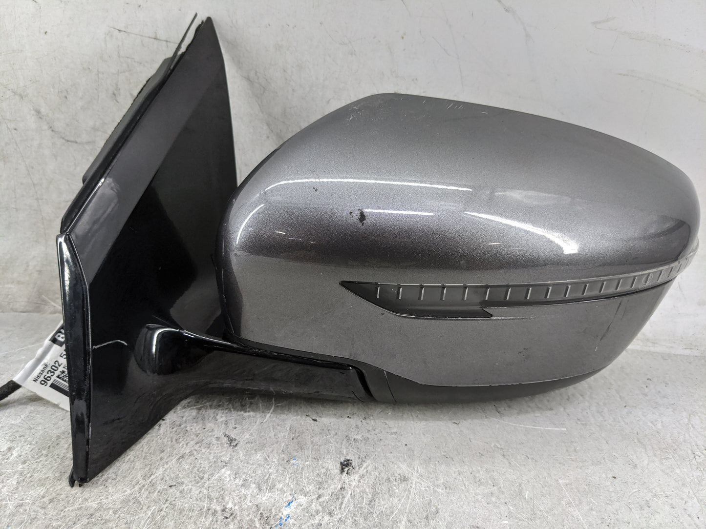 2016-2022 Nissan Murano Driver Side View Mirror - Left Door Mirror OEM Used - Oemusedautoparts1.com