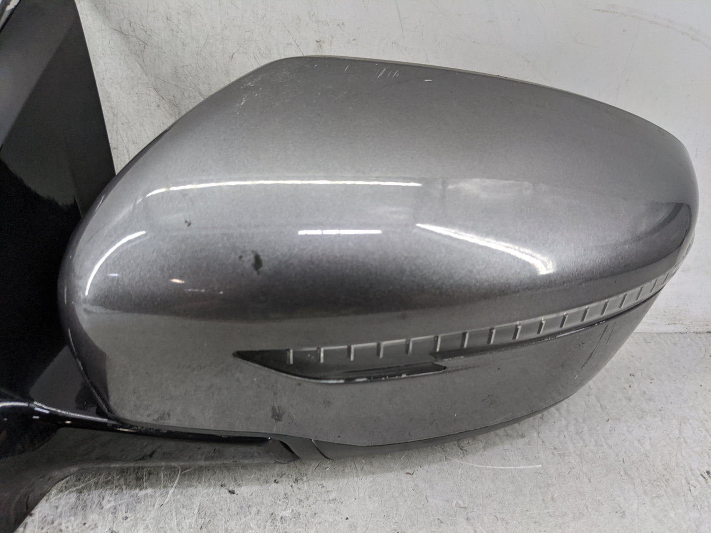 2016-2022 Nissan Murano Driver Side View Mirror - Left Door Mirror OEM Used - Oemusedautoparts1.com