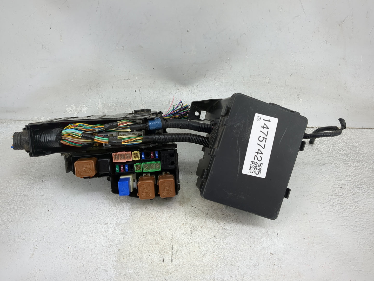 2015-2022 Nissan Murano Fusebox Fuse Box Panel Relay Module Fits Fits 2015 2016 2017 2018 2019 2020 2021 2022 OEM Used Auto 