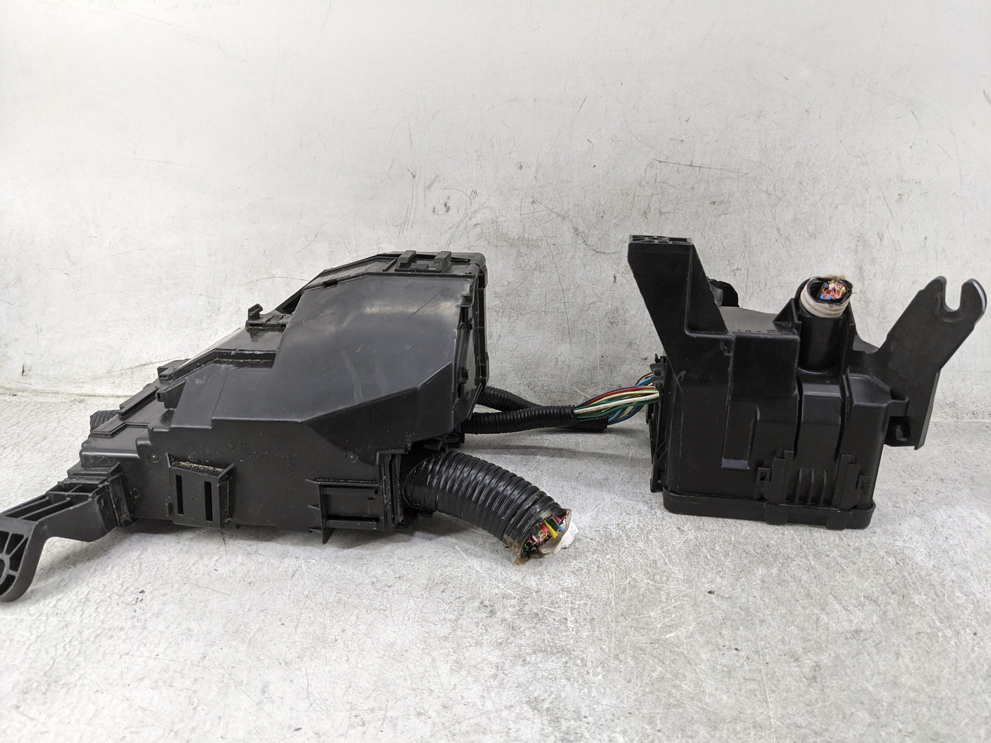 2015-2022 Nissan Murano Fusebox Fuse Box Panel Relay Module Fits Fits 2015 2016 2017 2018 2019 2020 2021 2022 OEM Used Auto 